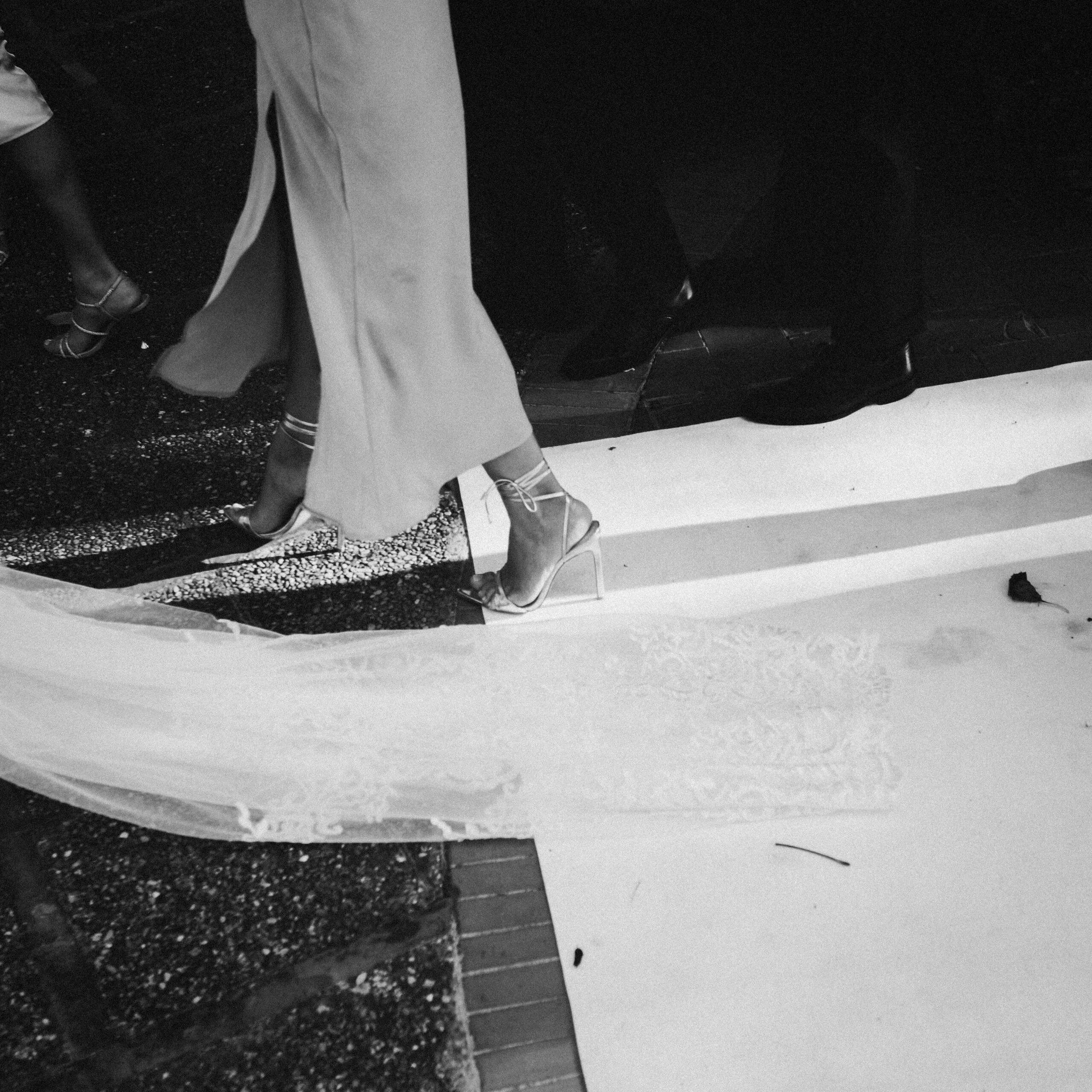 Barcelona's Editorial Elegance: Wedding Photo Perfection for USA Couples
