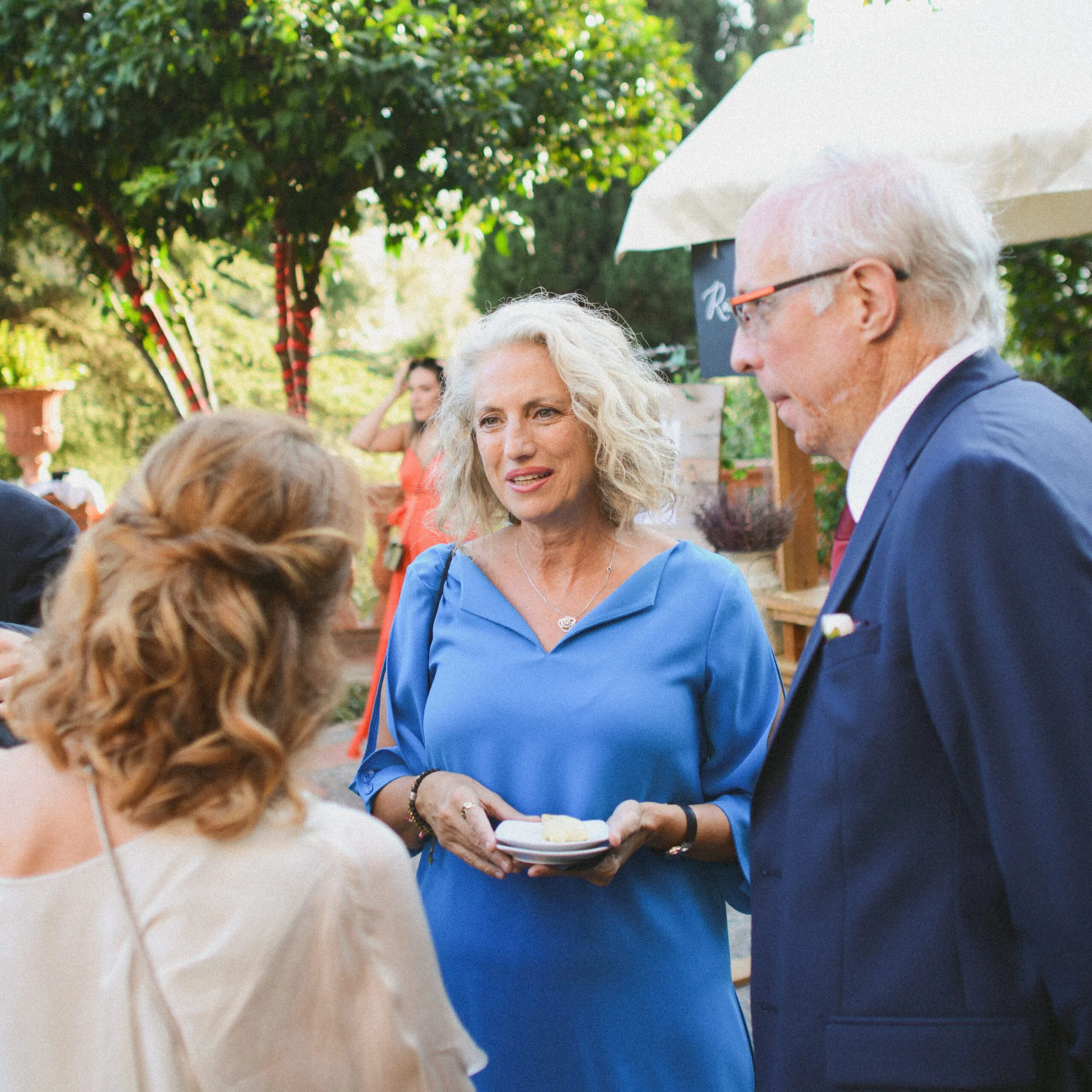 Barcelona's Wedding Charm: Aesthetic Photography for USA Love Stories