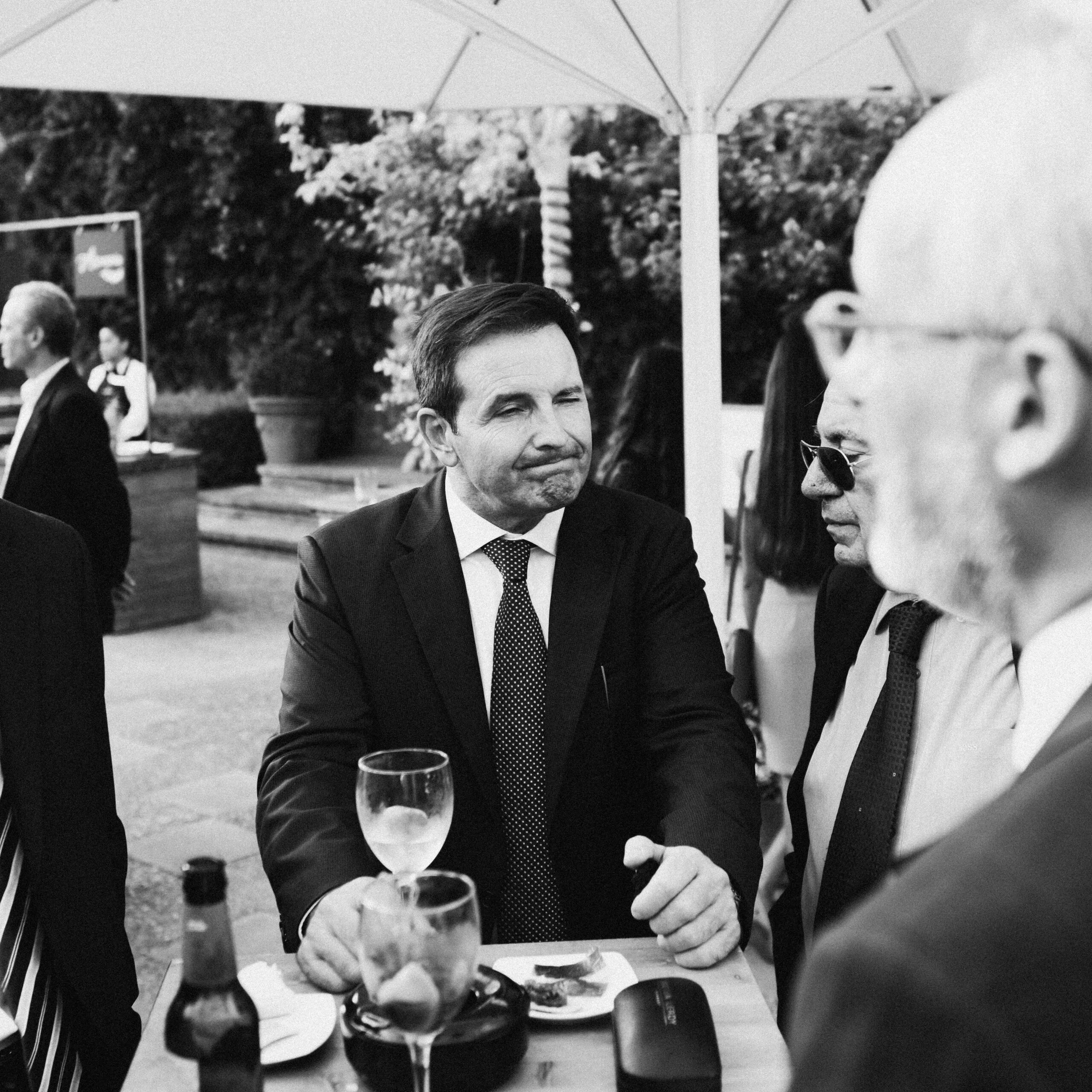 Russian Opulence: Luxury Wedding Photos in Barcelona for USA Couples