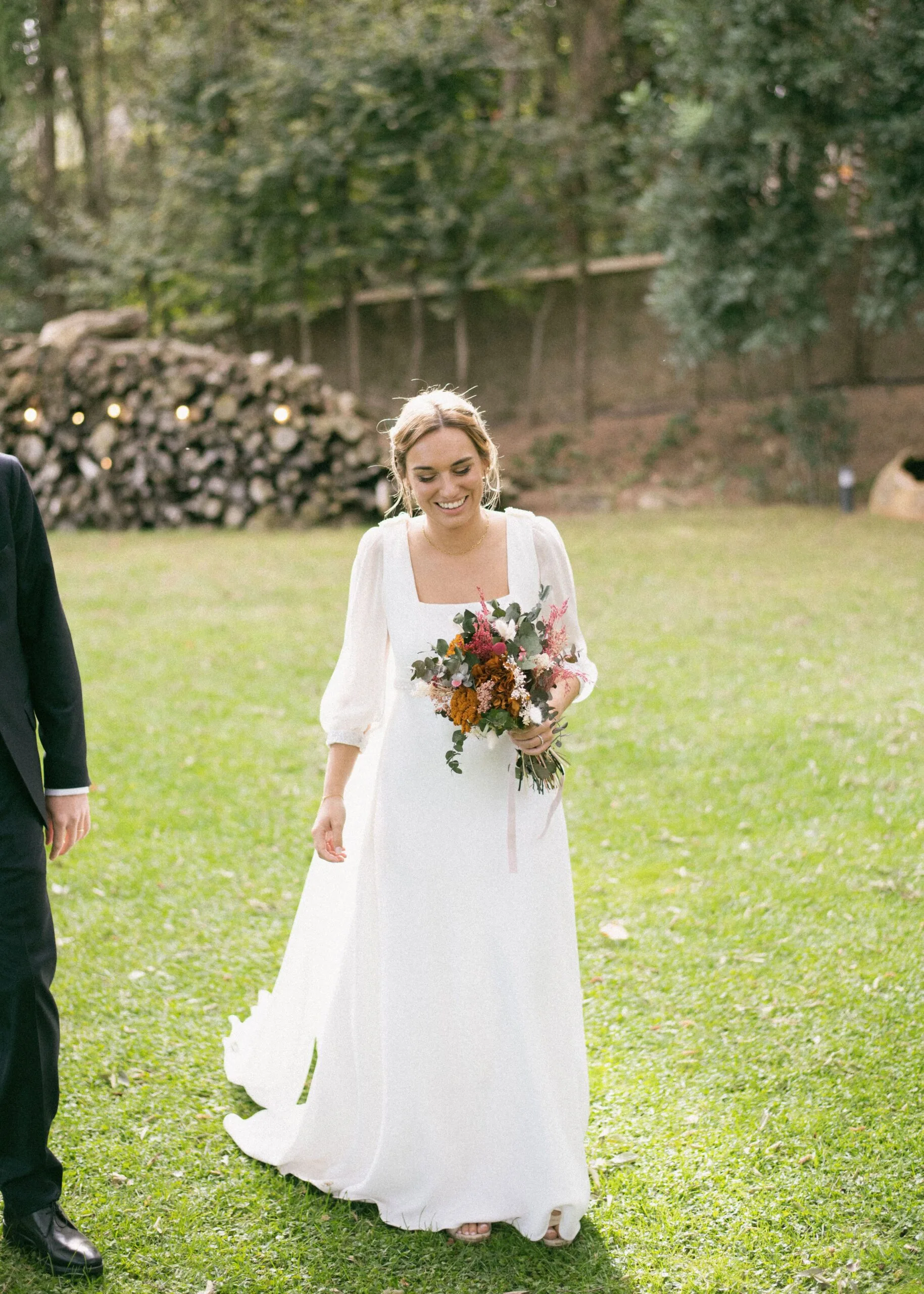 Breathtaking wedding ceremony with beautiful floral arrangement - Wedding Photography in Barcelona
