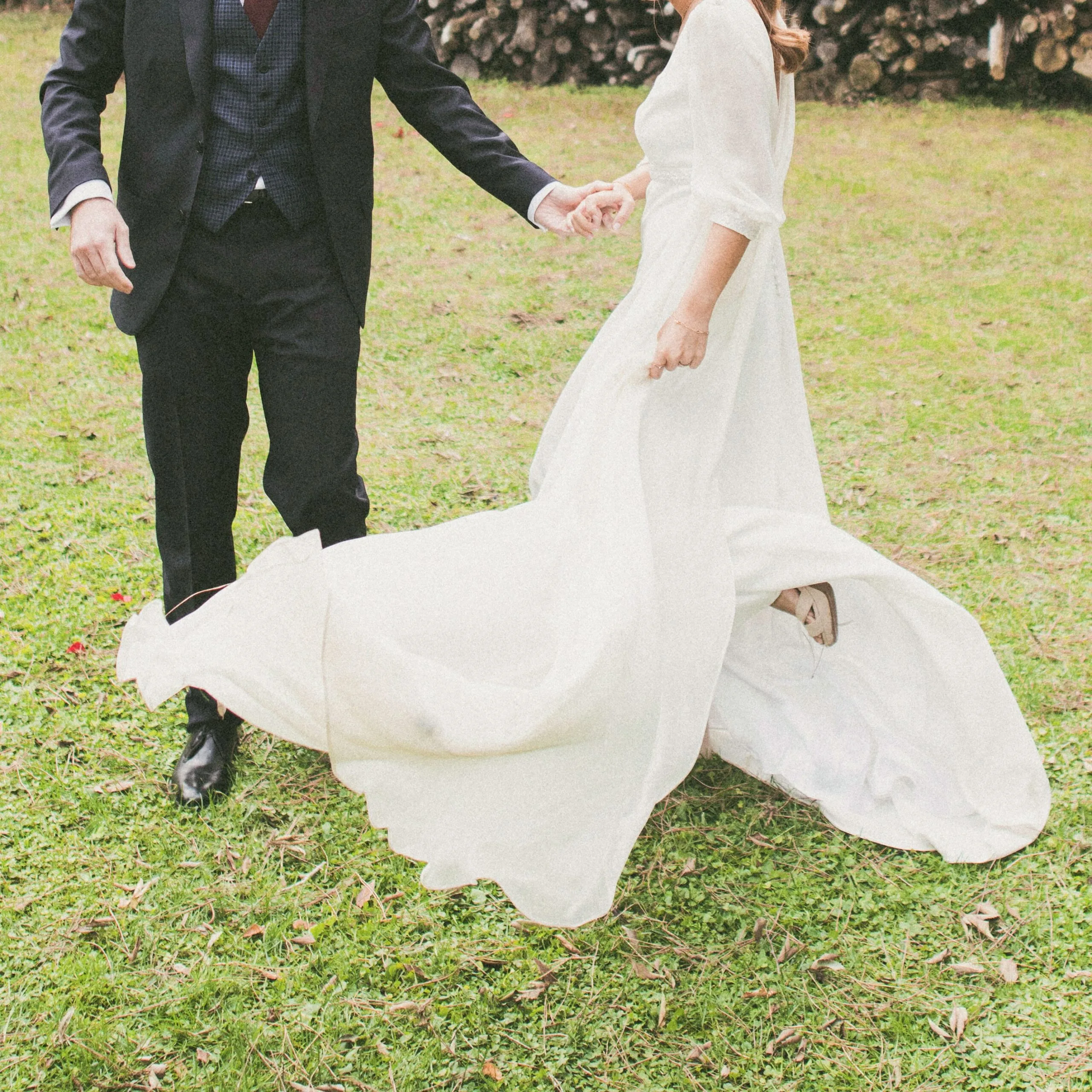 Romantic couple dancing during the wedding reception - Wedding Photography in Barcelona