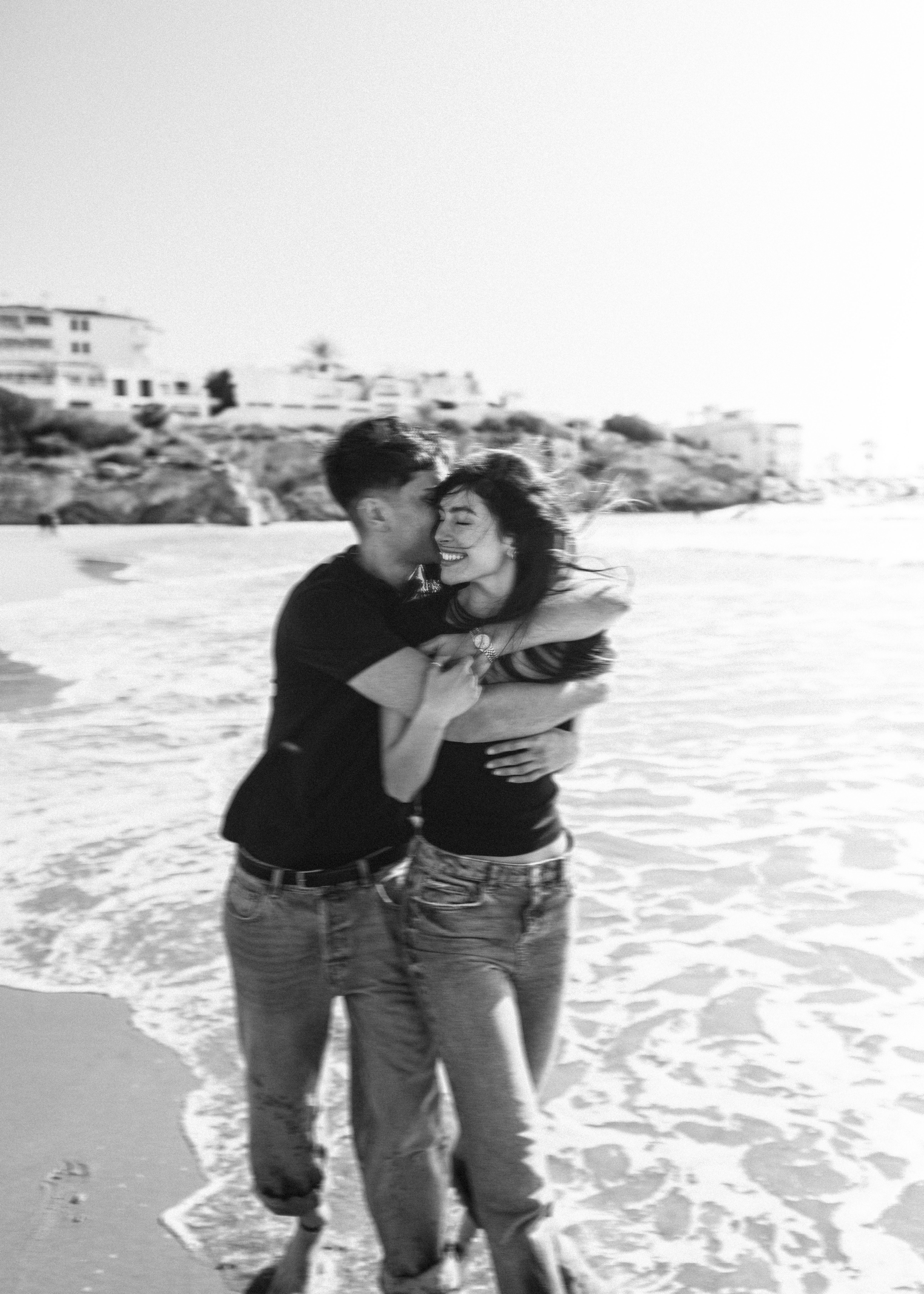 Sandy Souls: Artistic Beach Couple Photography in Sitges
