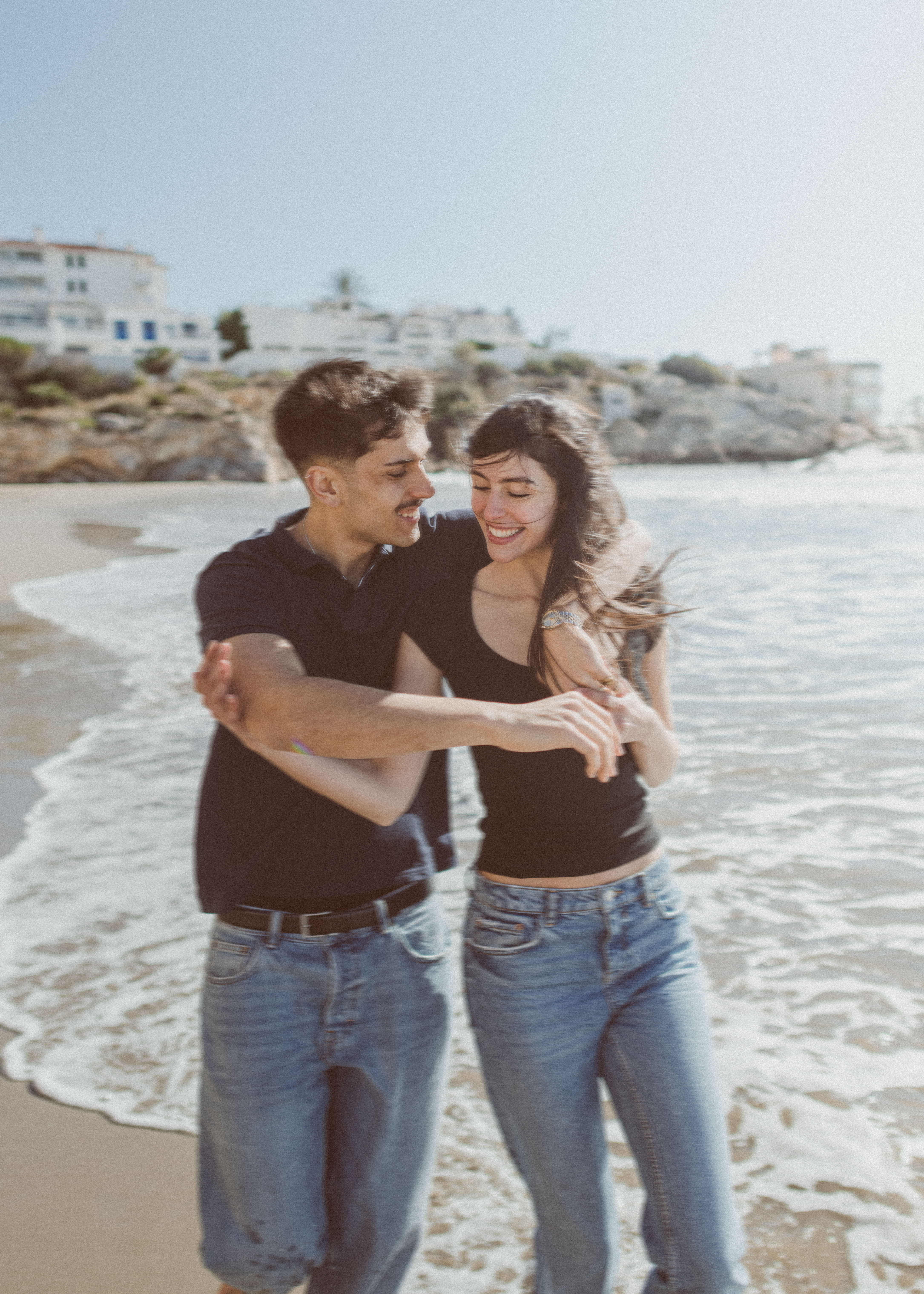 Beachside Wanderlust: Creative Couple Photography in Sitges
