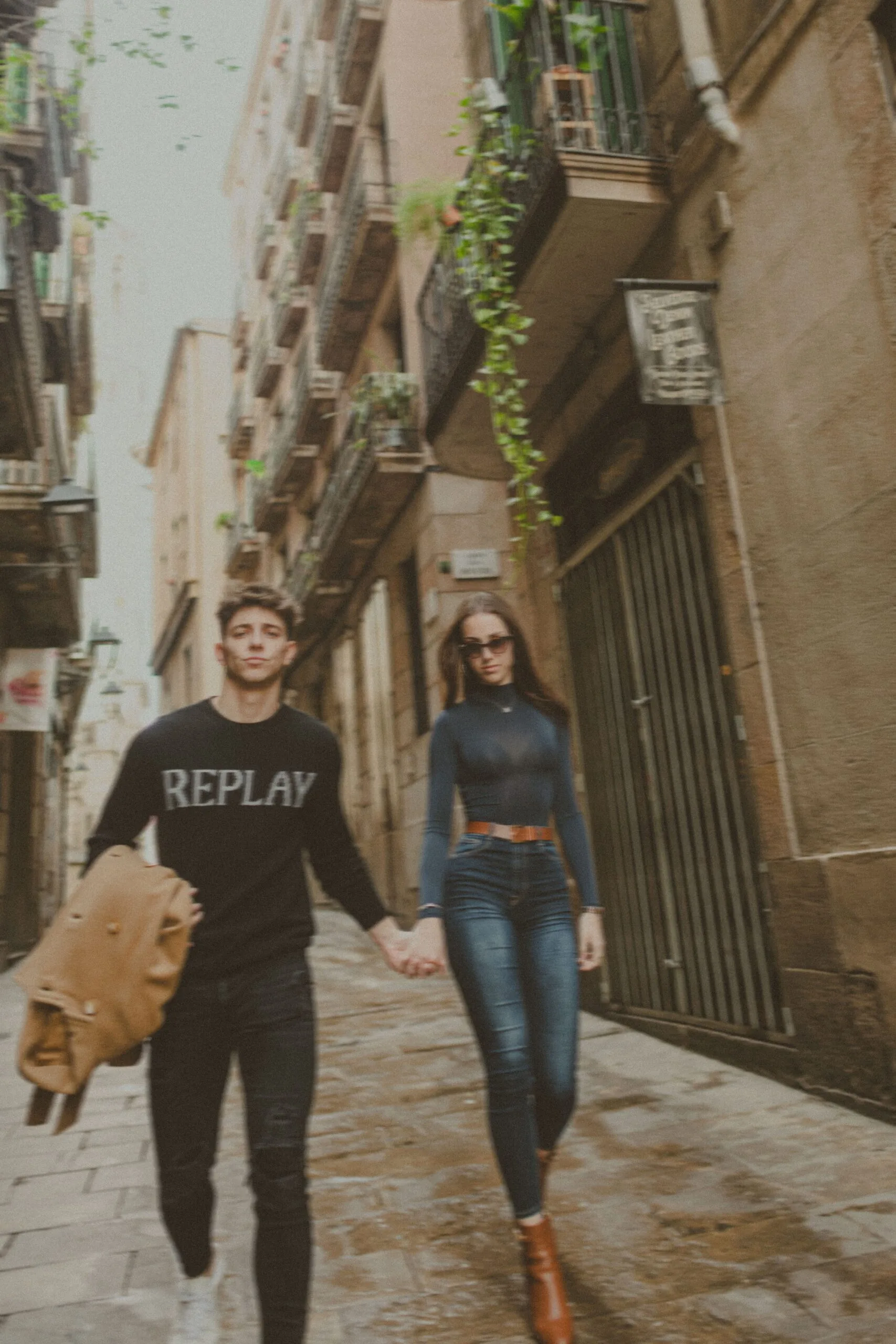 Couple photographer in El Born
