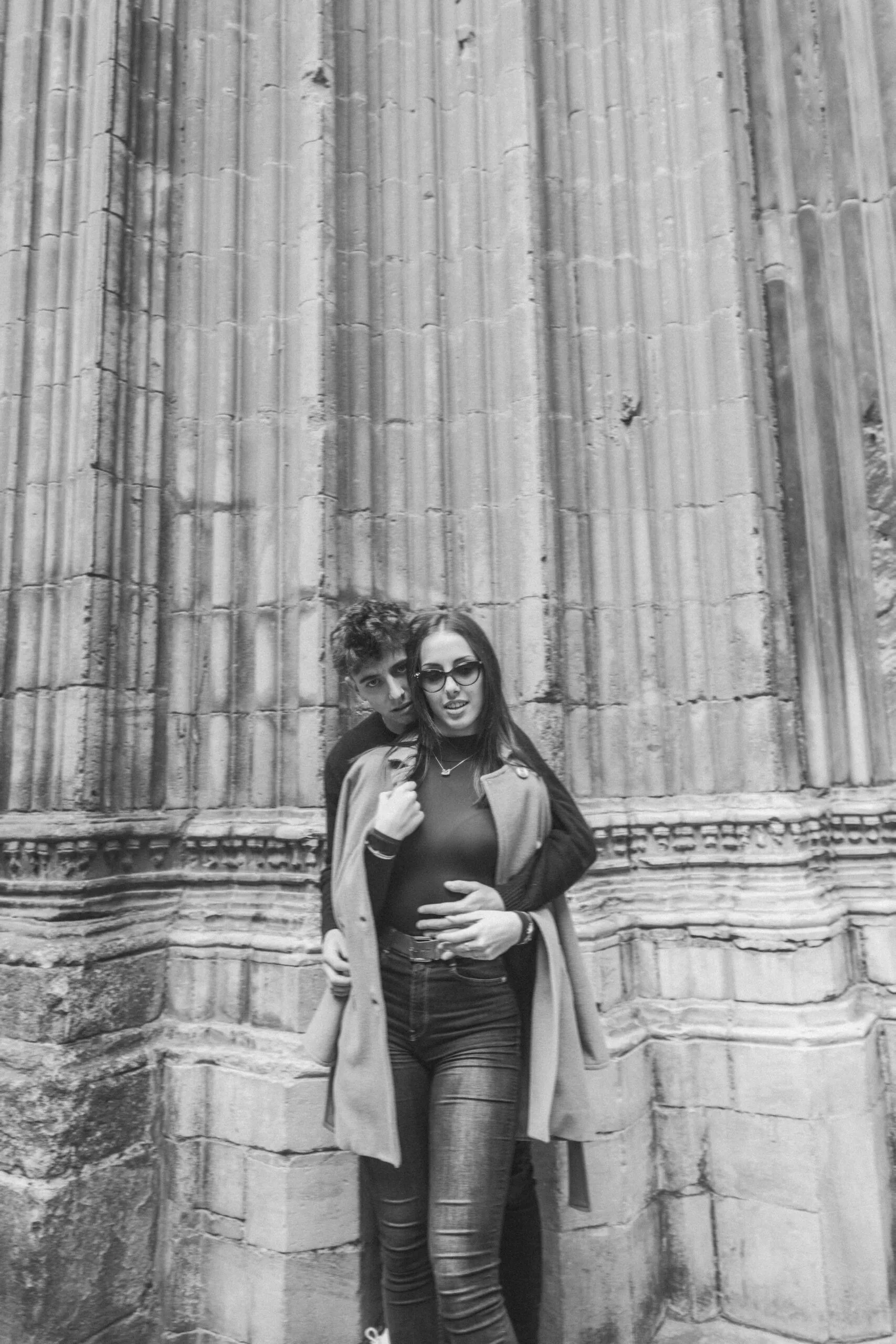 Couple photographer in El Gótico, Barcelona.