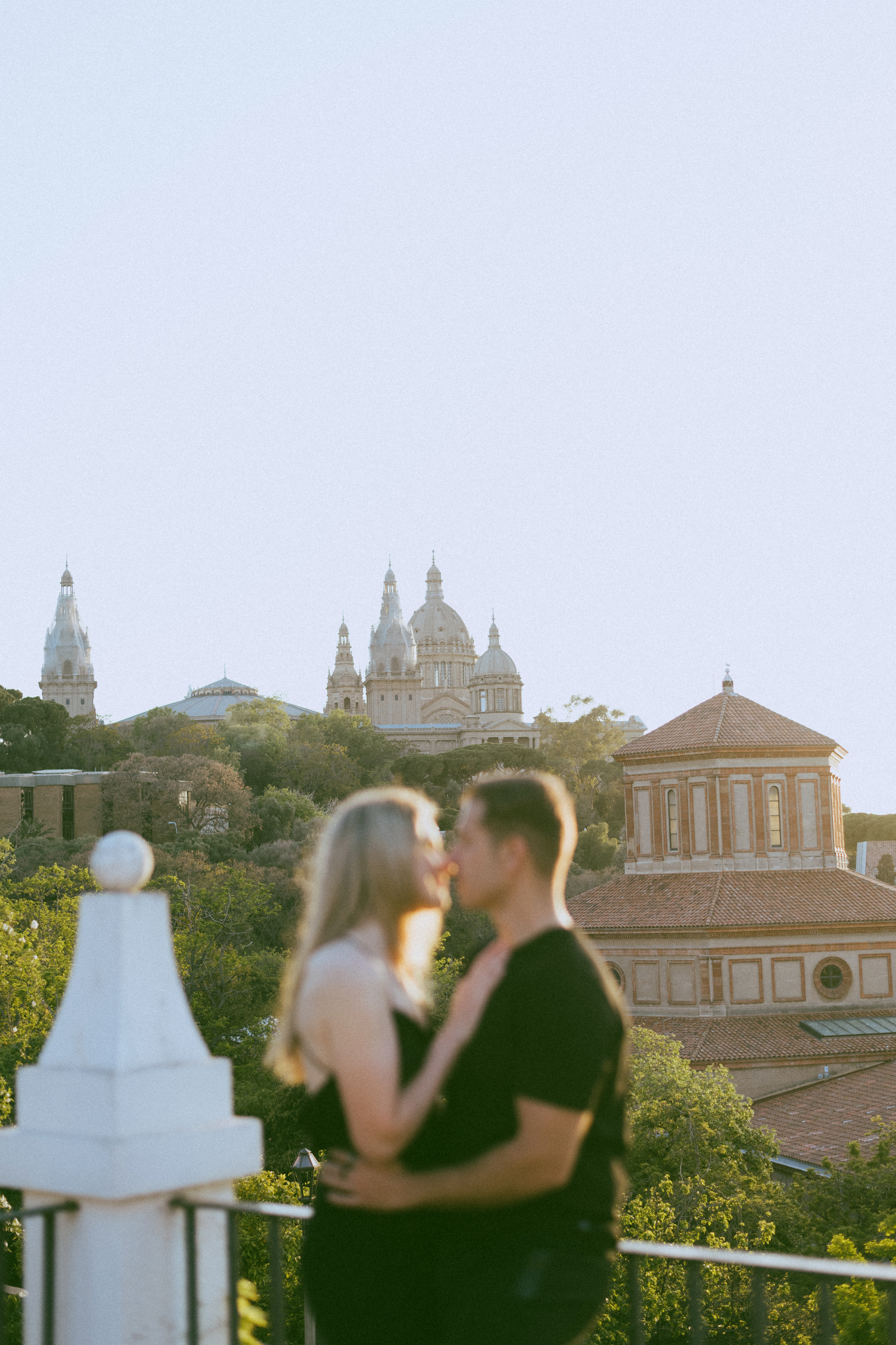 Exclusive couple Photography Experience in Barcelona