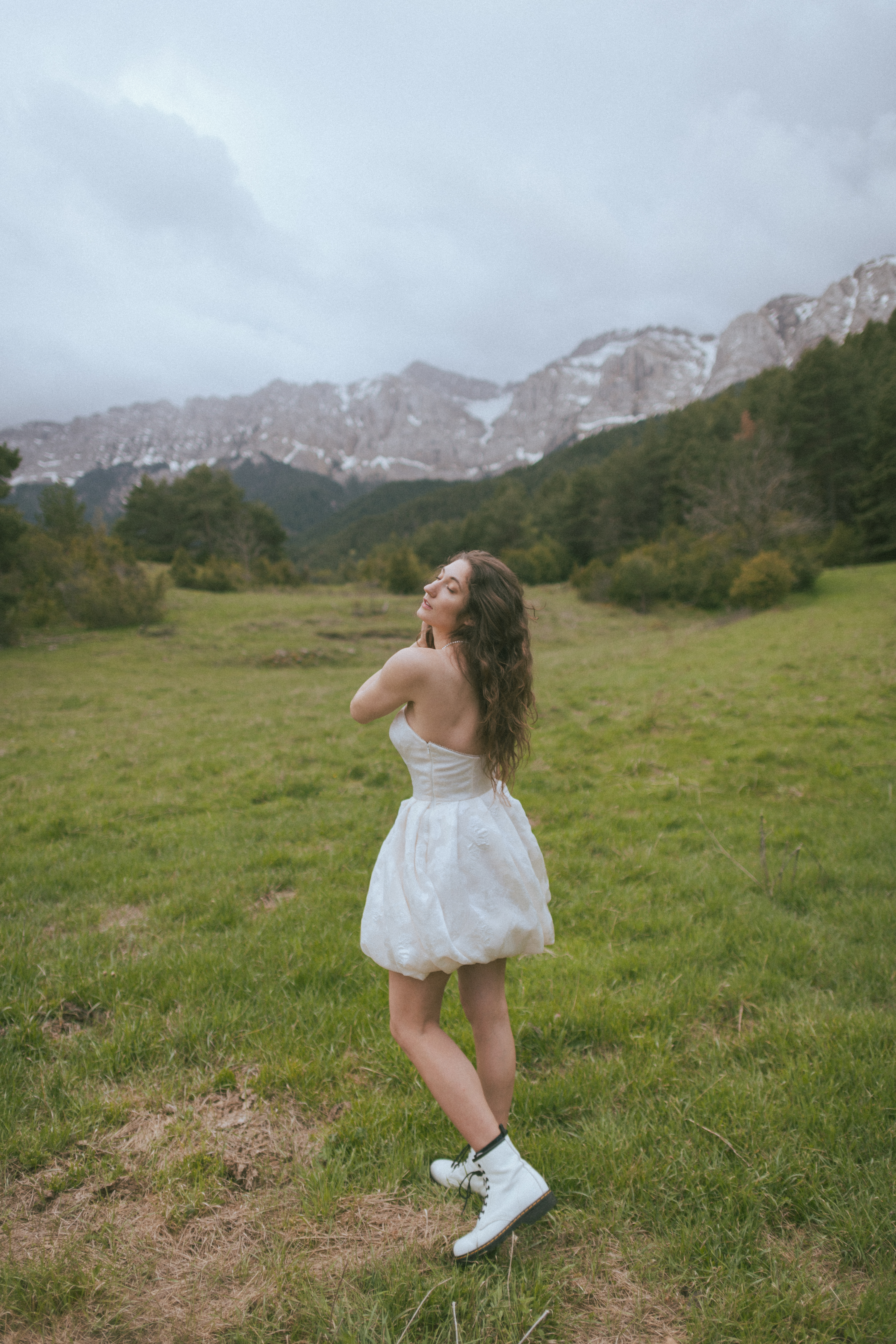 Pre-wedding photography in the Pyrenees