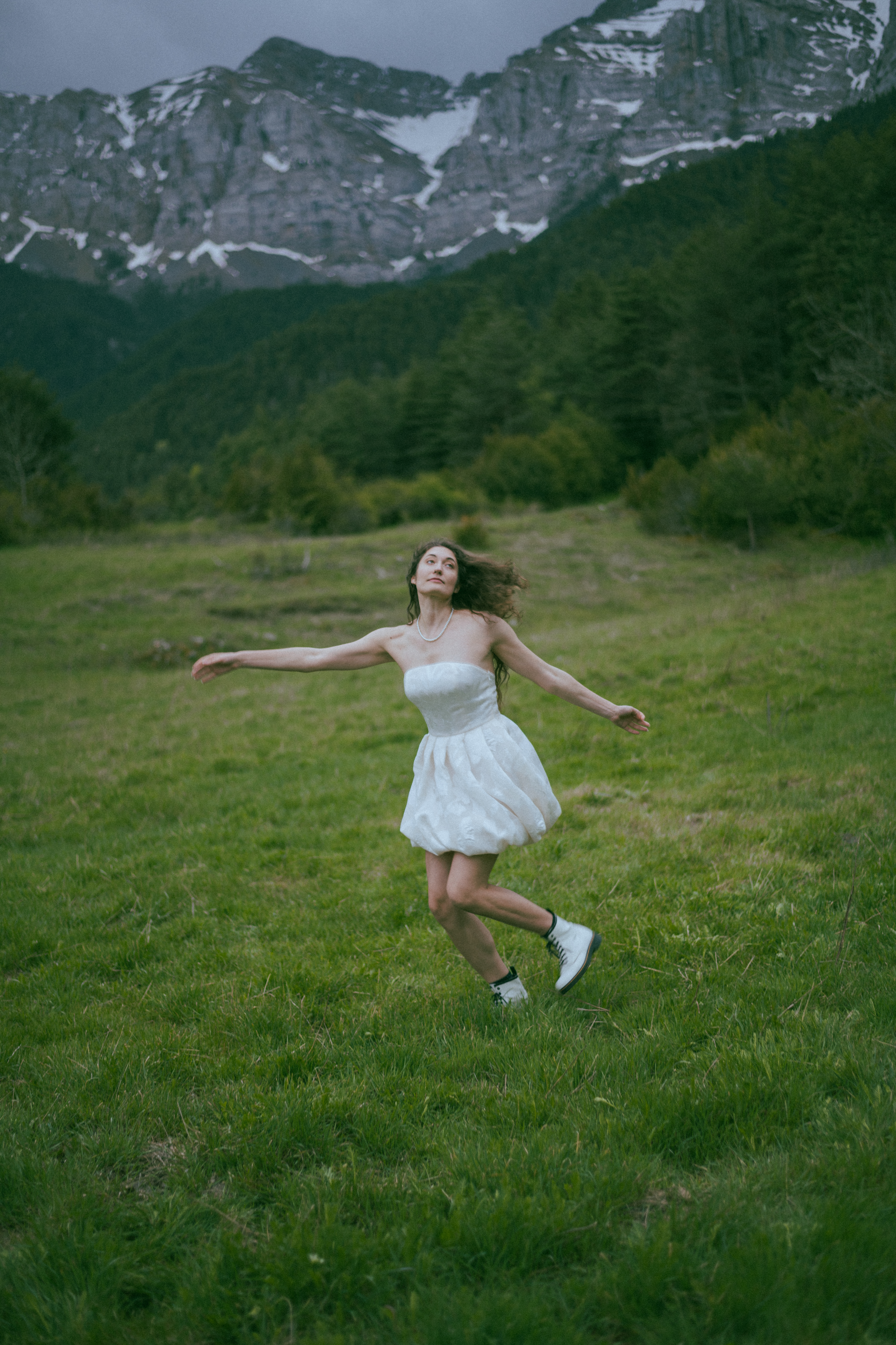 Pre-wedding photography in the Pyrenees