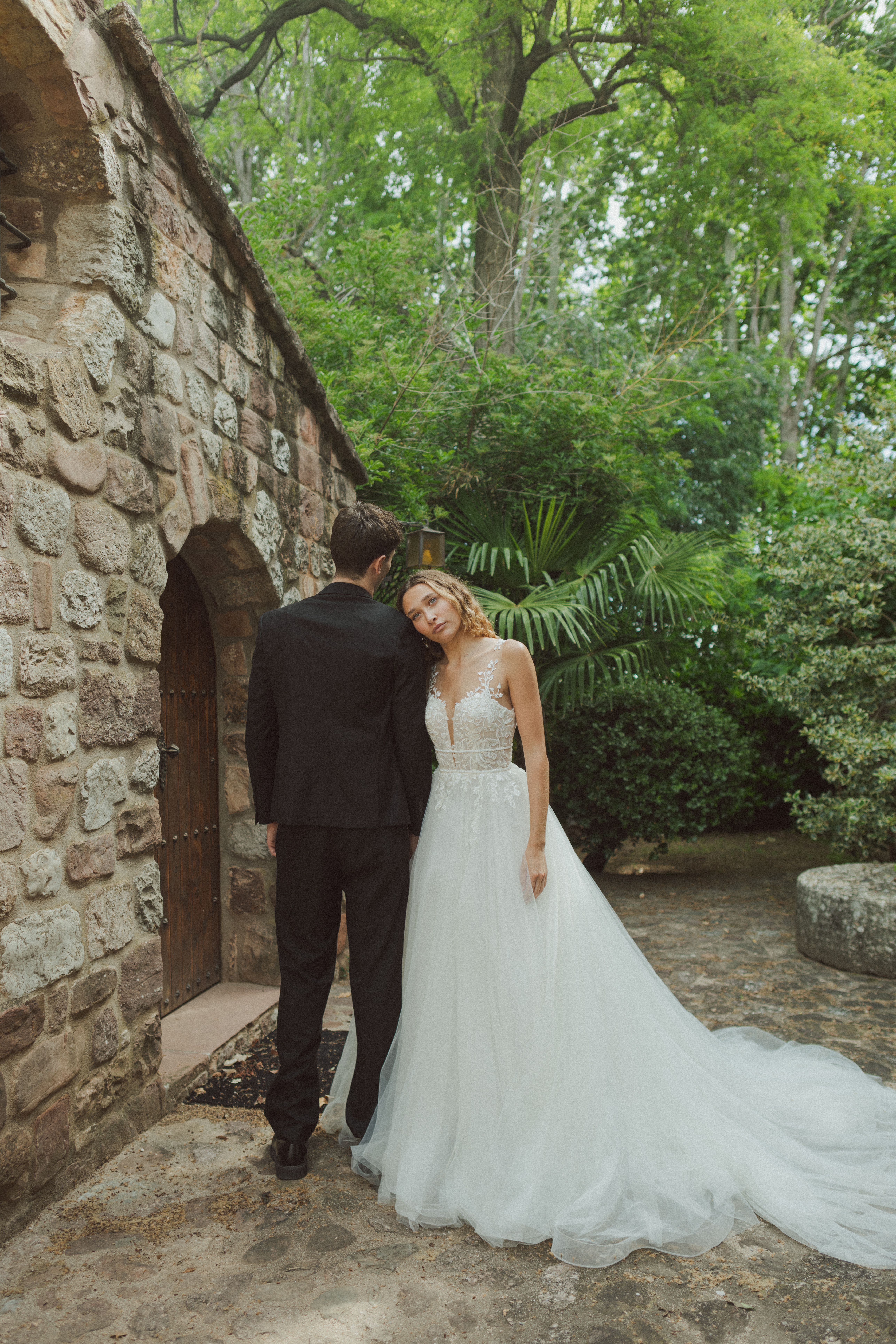 Wedding photographer Barcelona - photos with dress