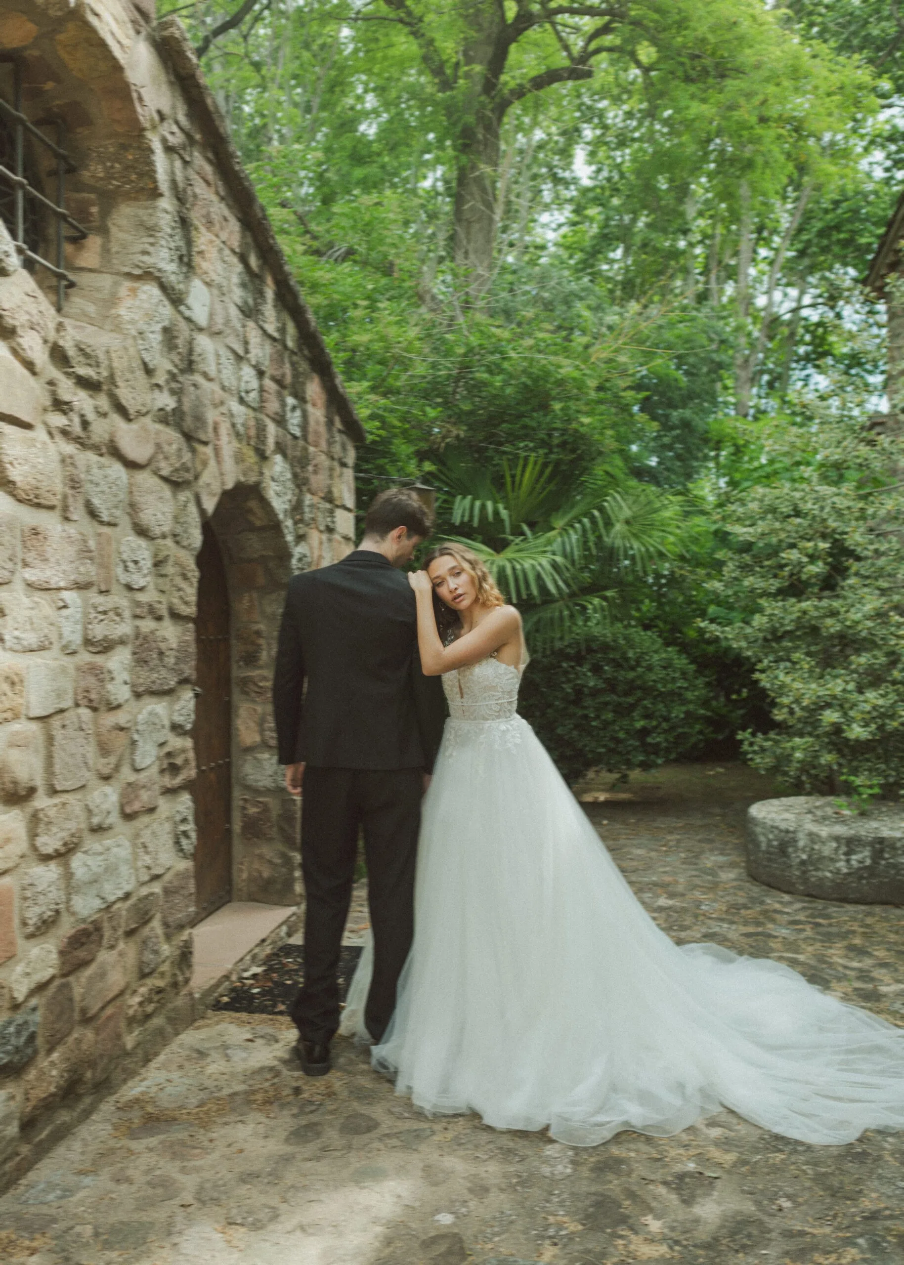 Wedding photographer Barcelona - joyful celebration