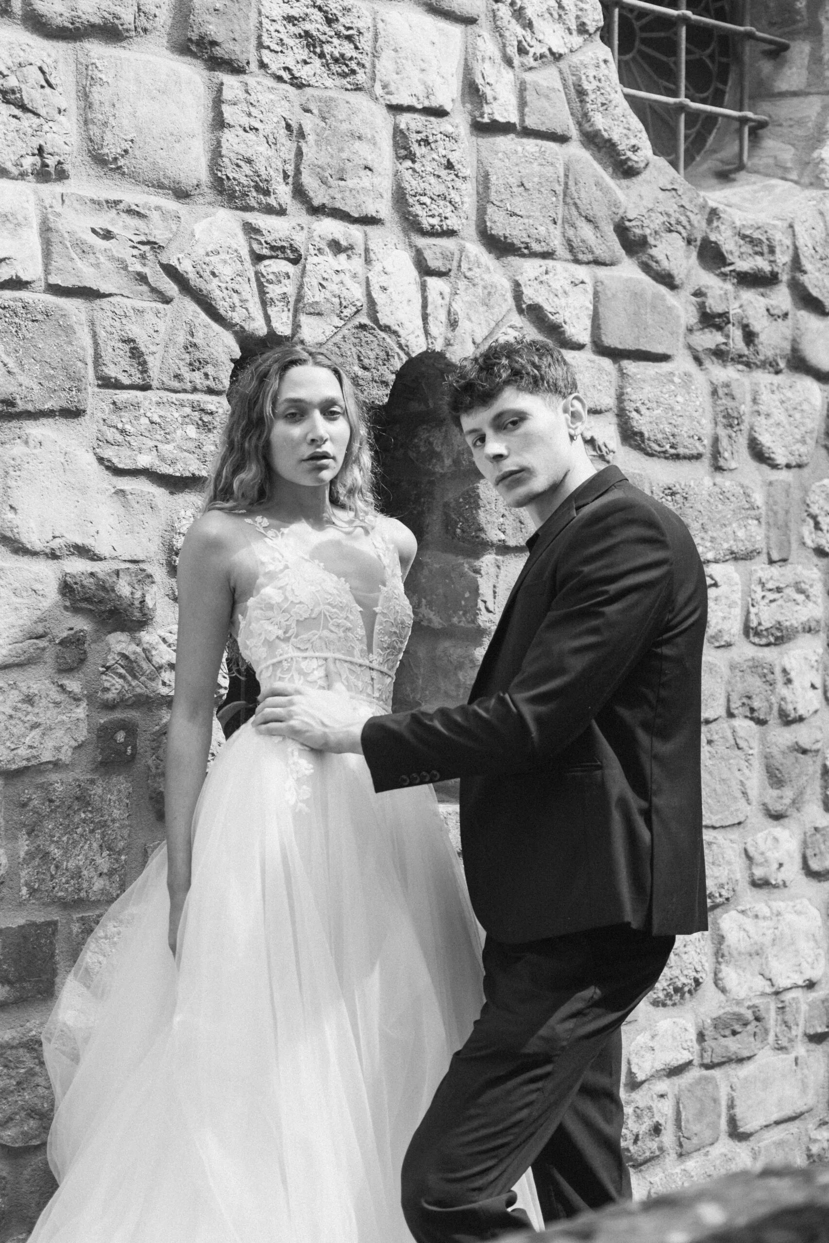 Wedding photographer Barcelona - loving glance