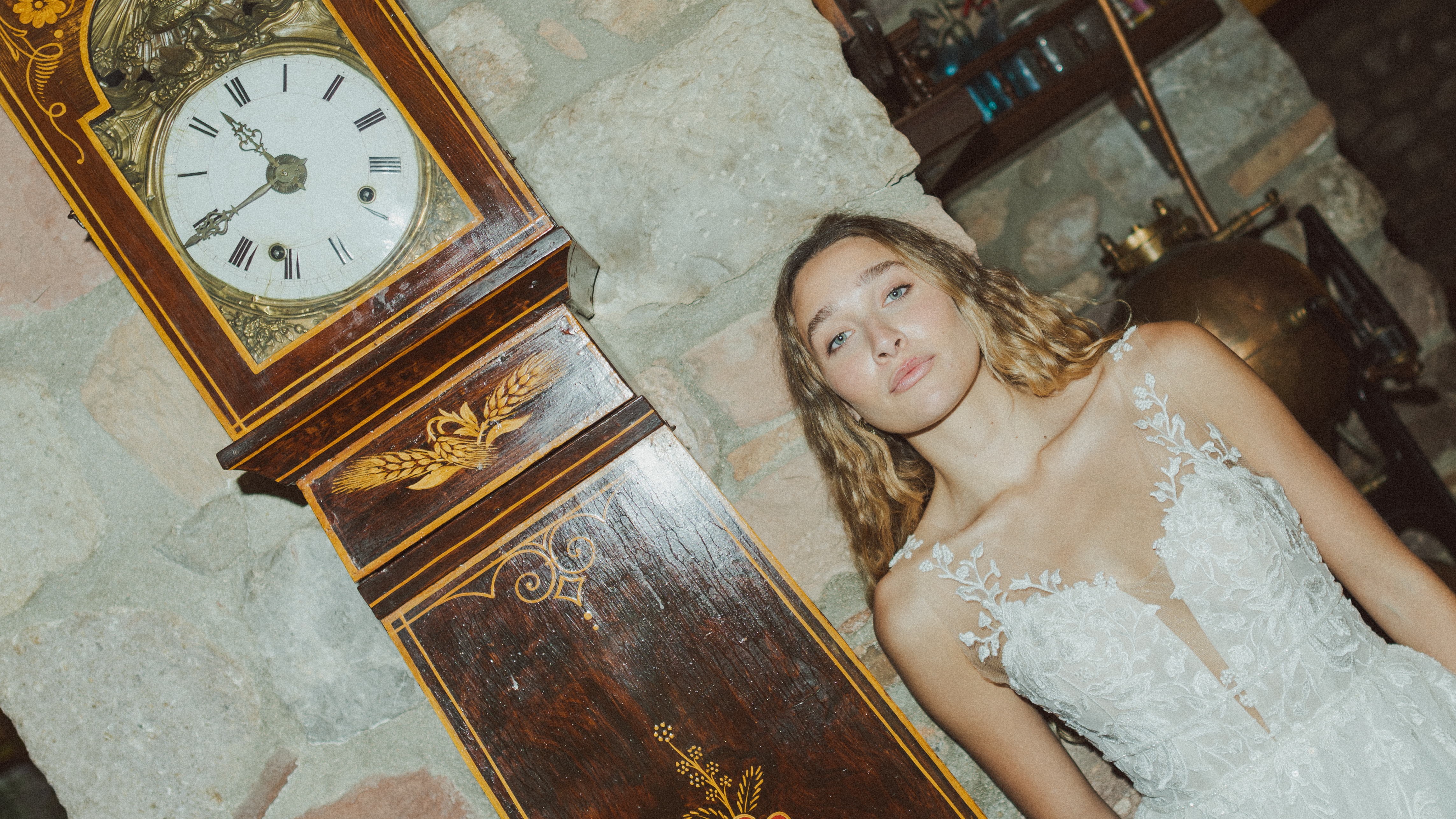 Wedding photographer Barcelona - tender moment