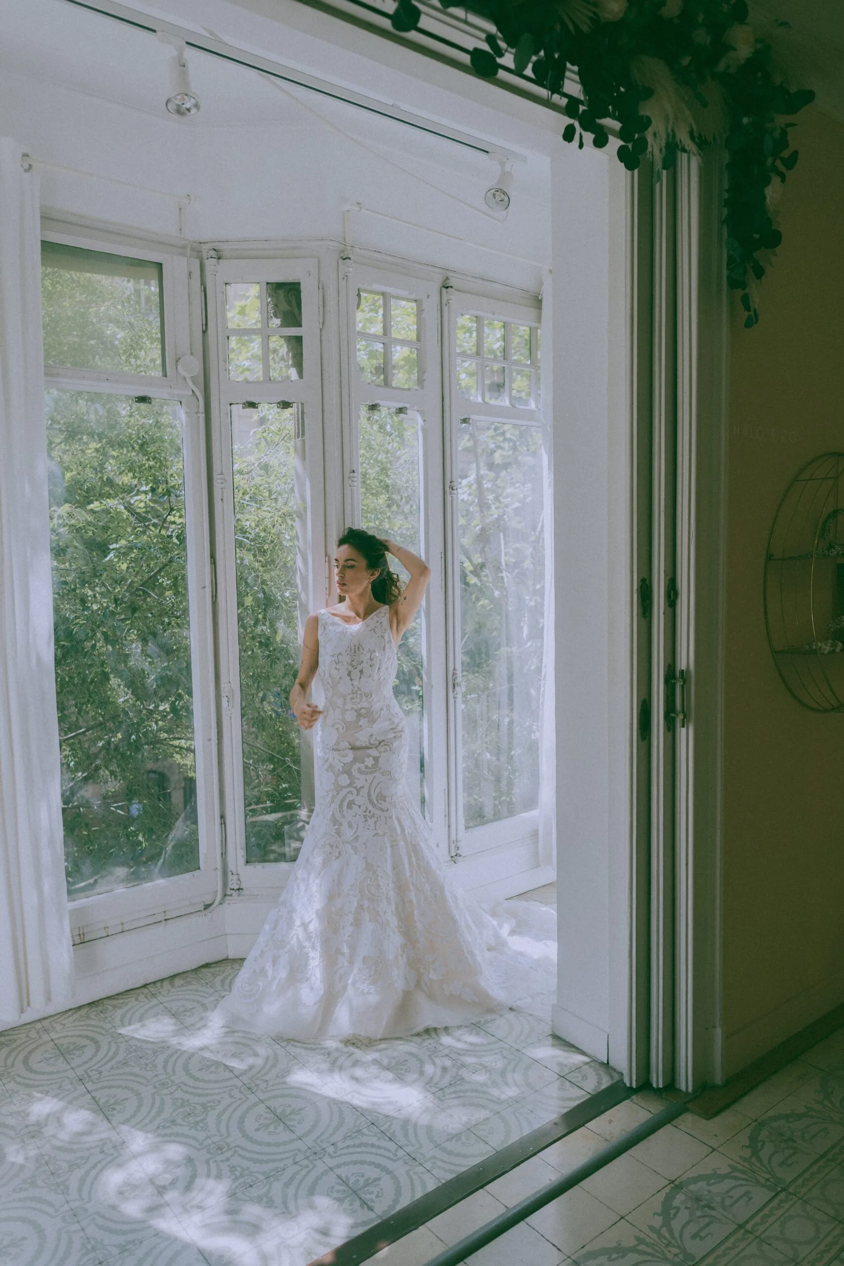 Elegant wedding dress by Ines di Santo at Bridal Avenue Barcelona