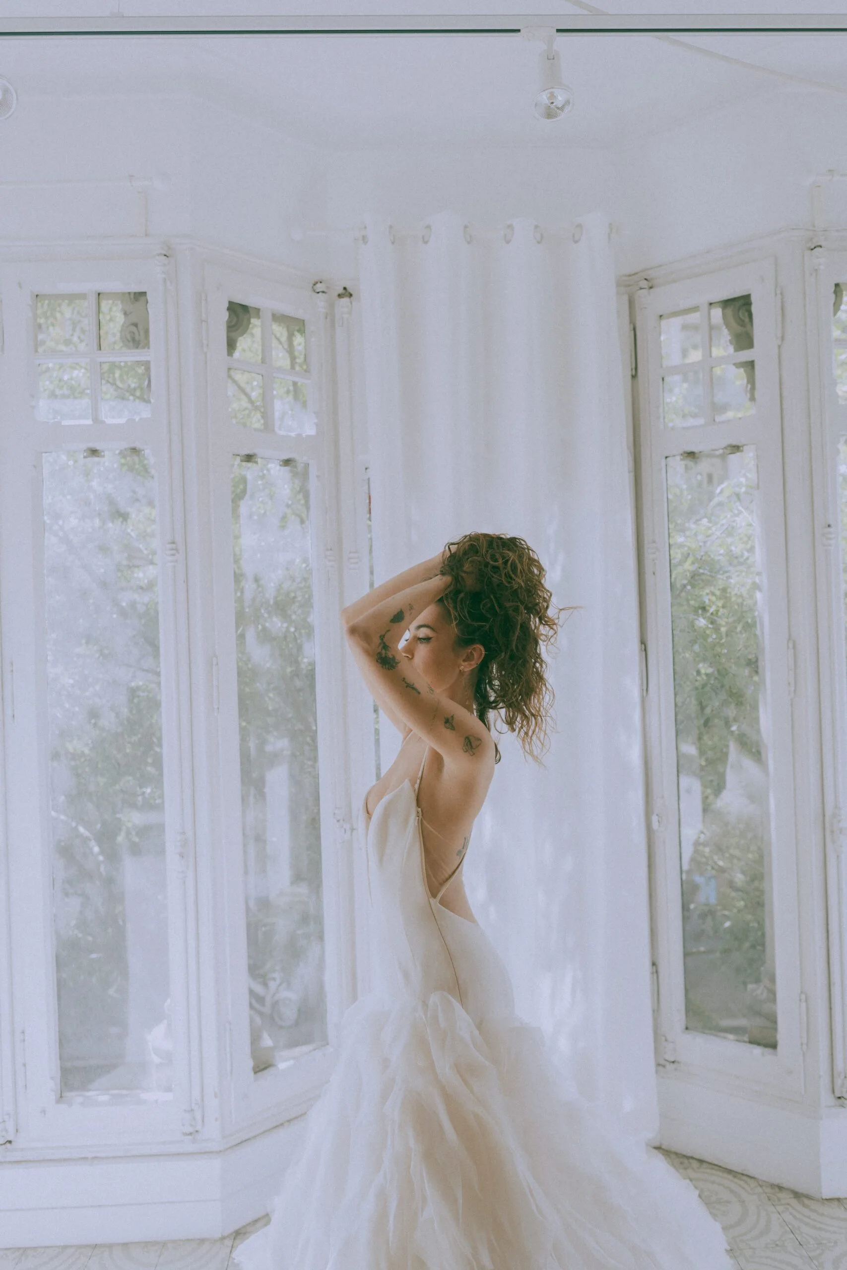 Elegant bridal gown by Ines di Santo at Bridal Avenue Barcelona