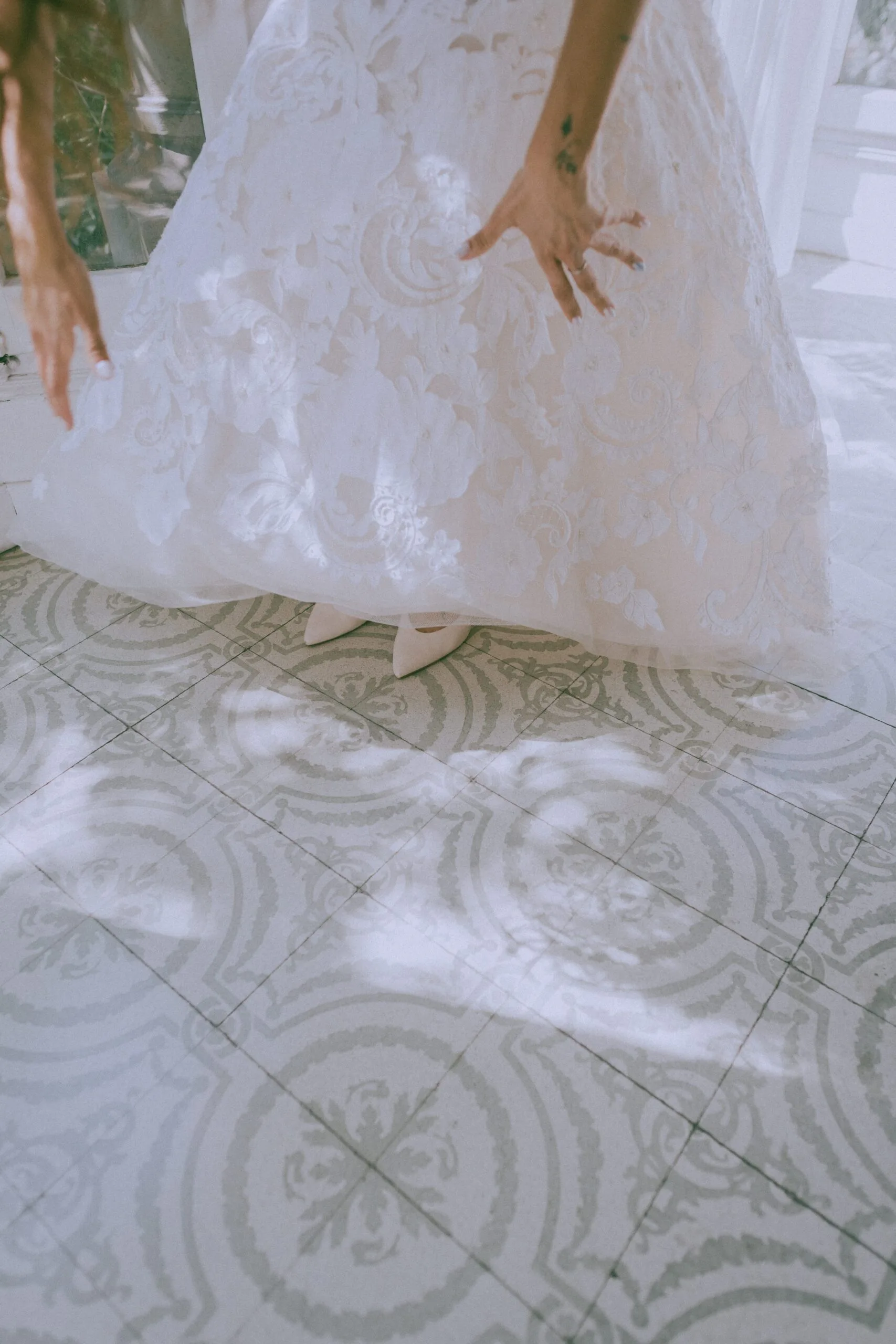 Sophisticated bridal gown by Ines di Santo at Bridal Avenue Barcelona