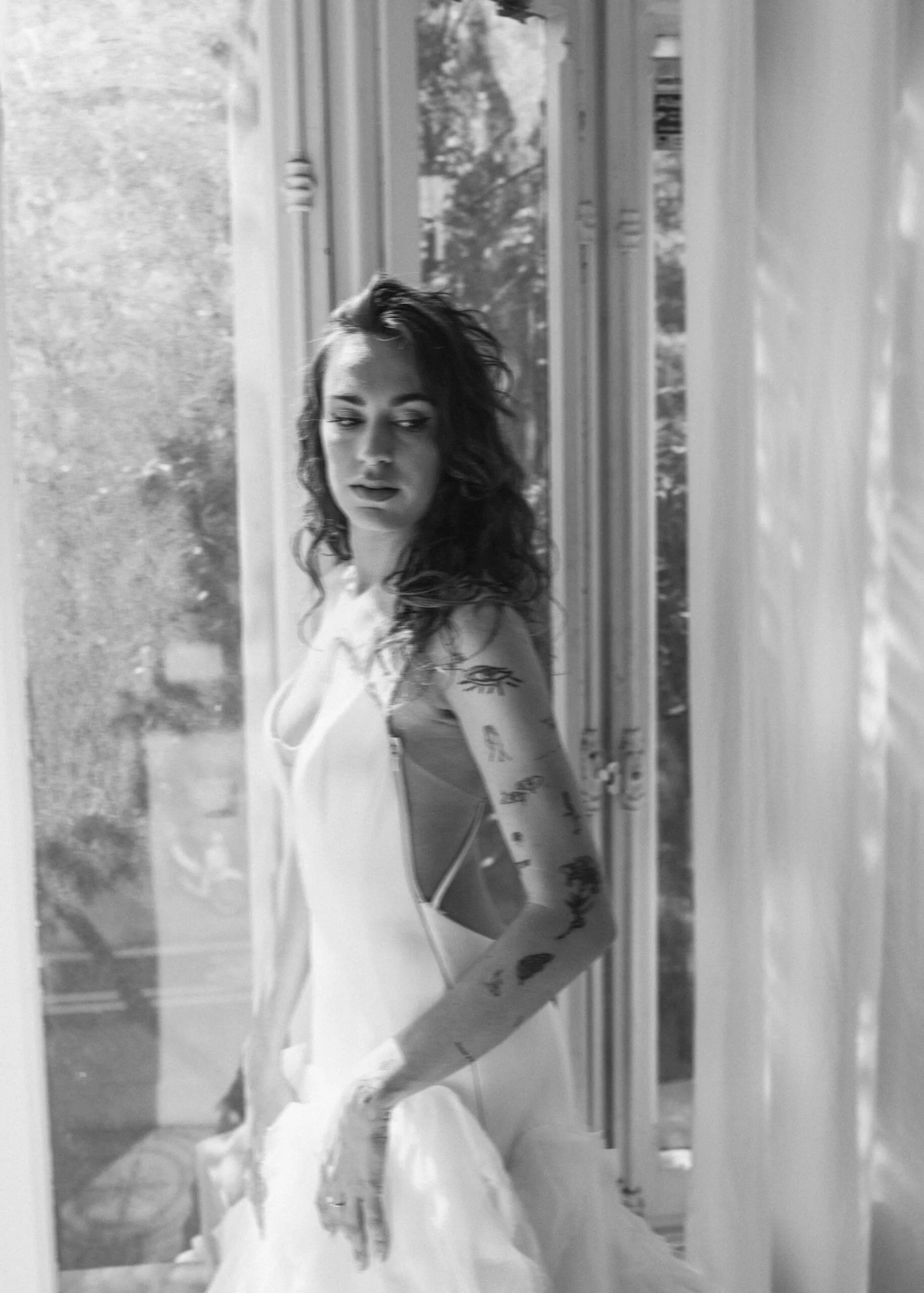 Elegant bridal gown by Ines di Santo at Bridal Avenue Barcelona
