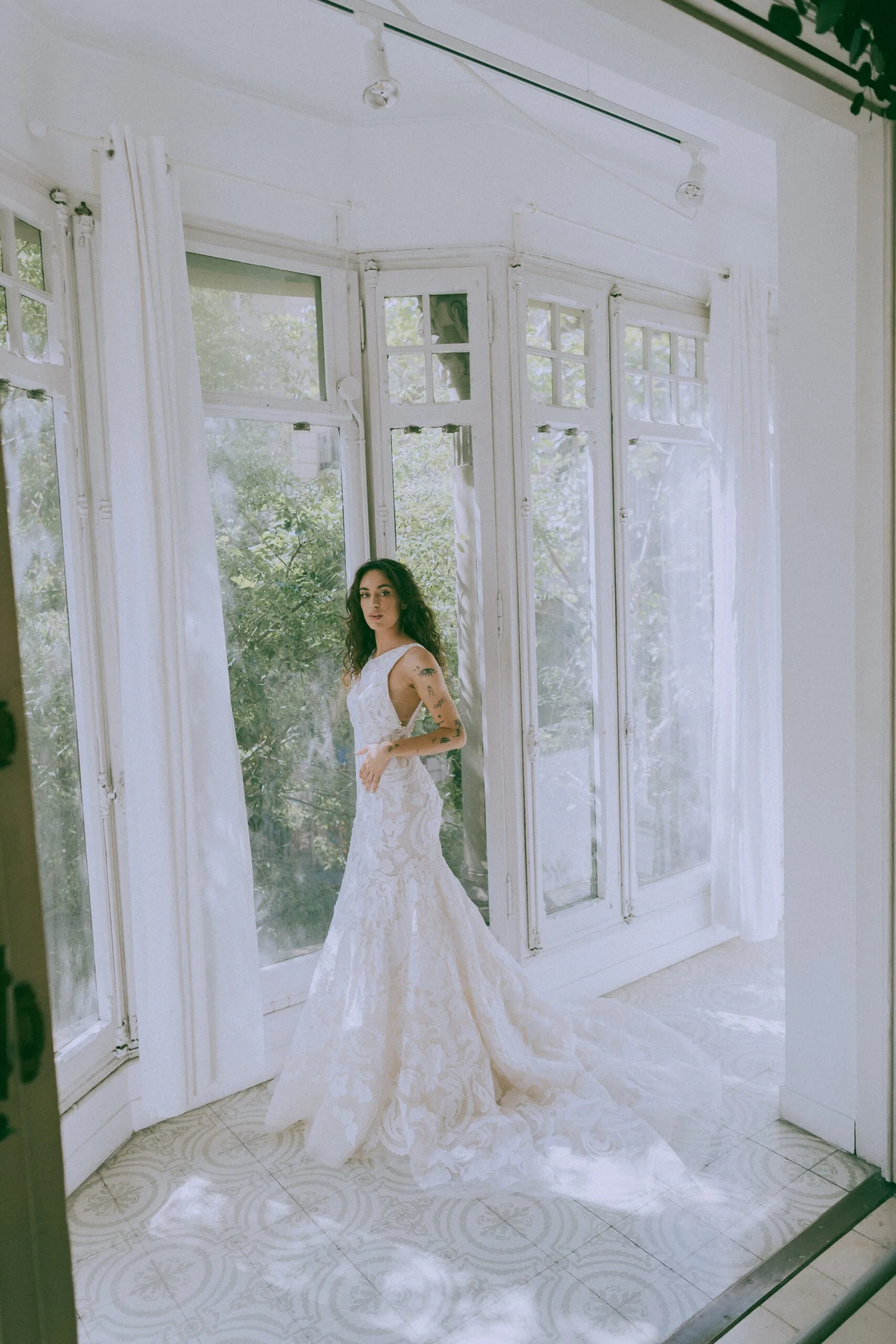 Wedding photographer Barcelona Bridal avenue