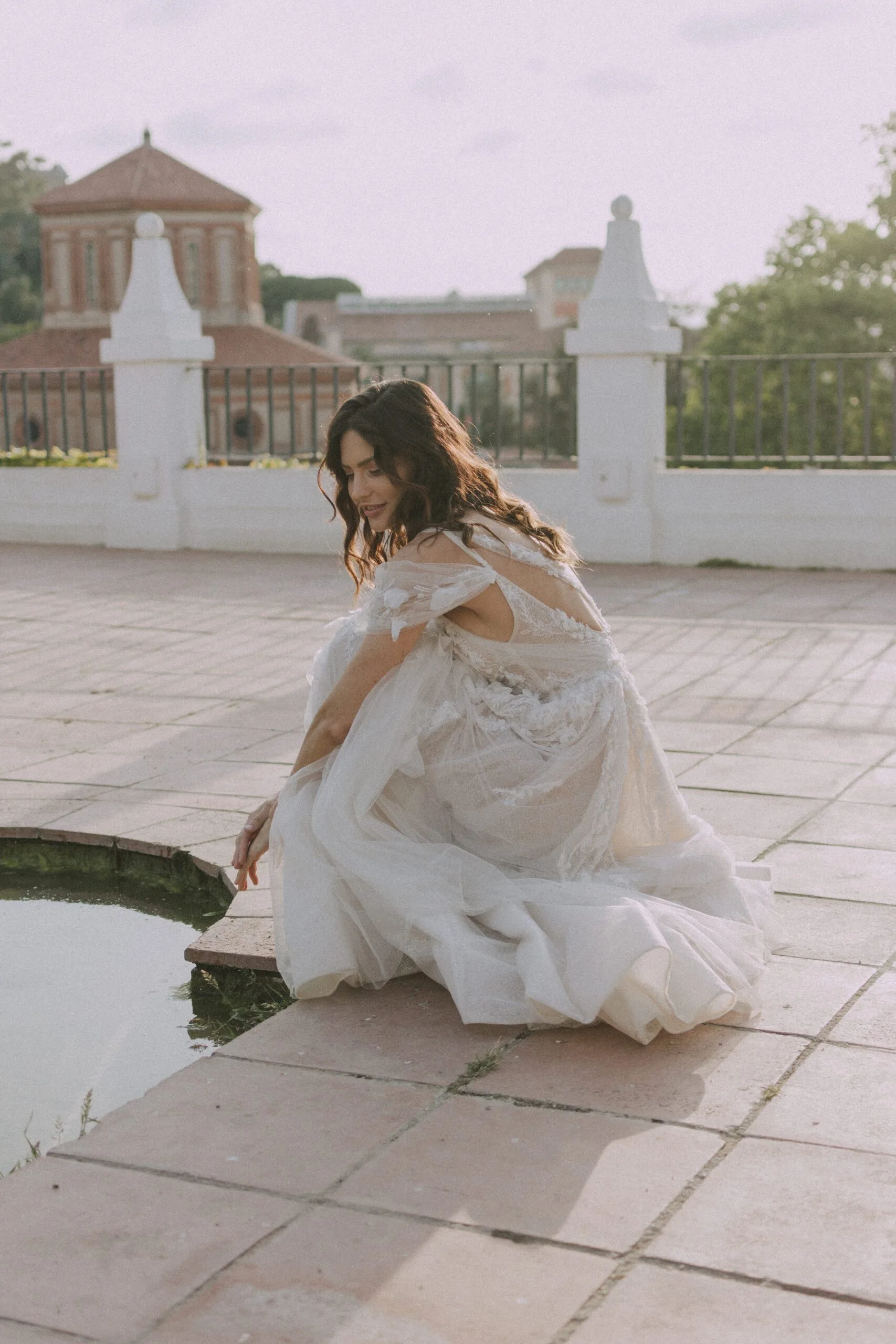 Wedding photographer in Barcelona - Wedding Bouquet with Bride Close-Up