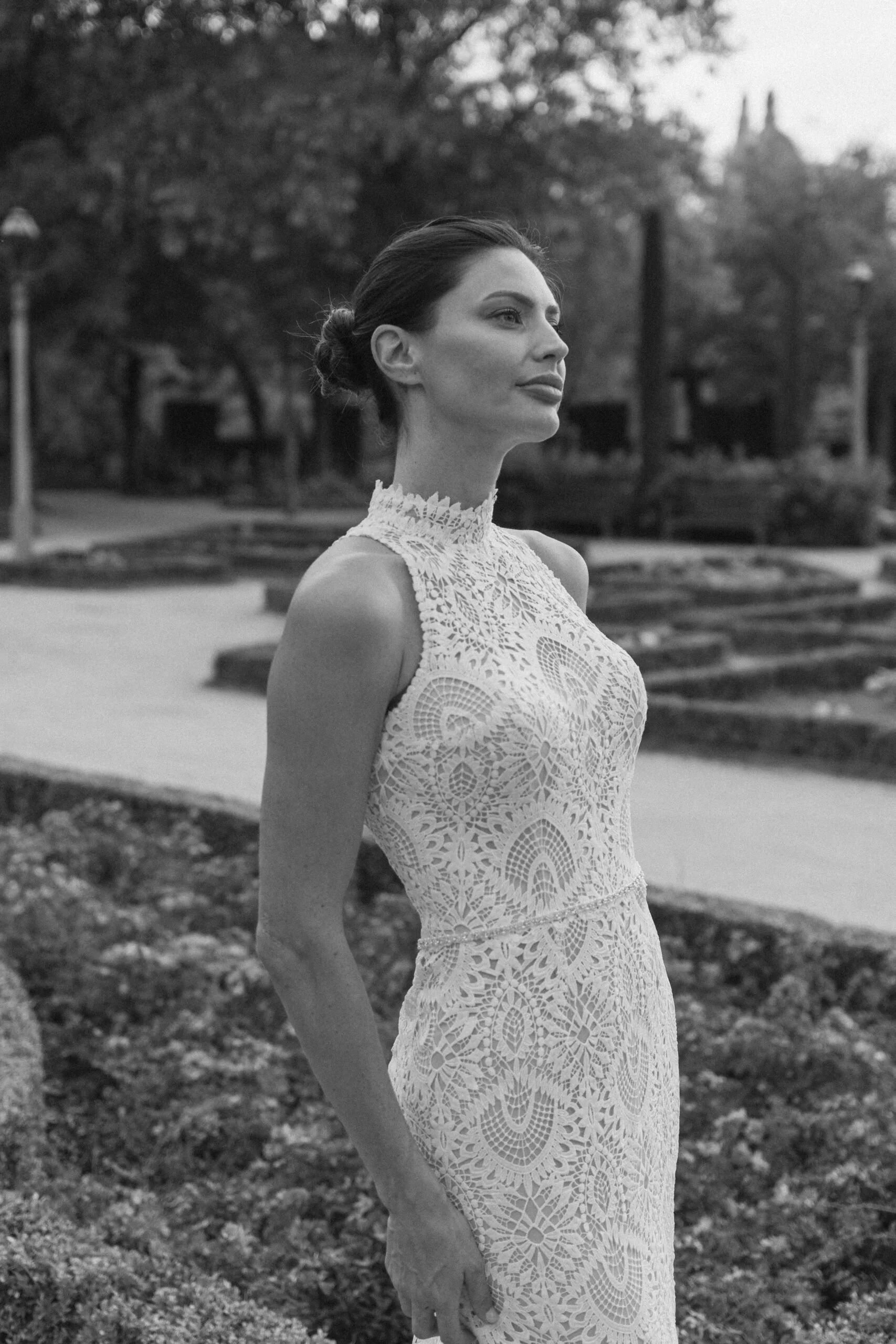 Wedding photographer in Barcelona - Wedding Portrait with Bouquet