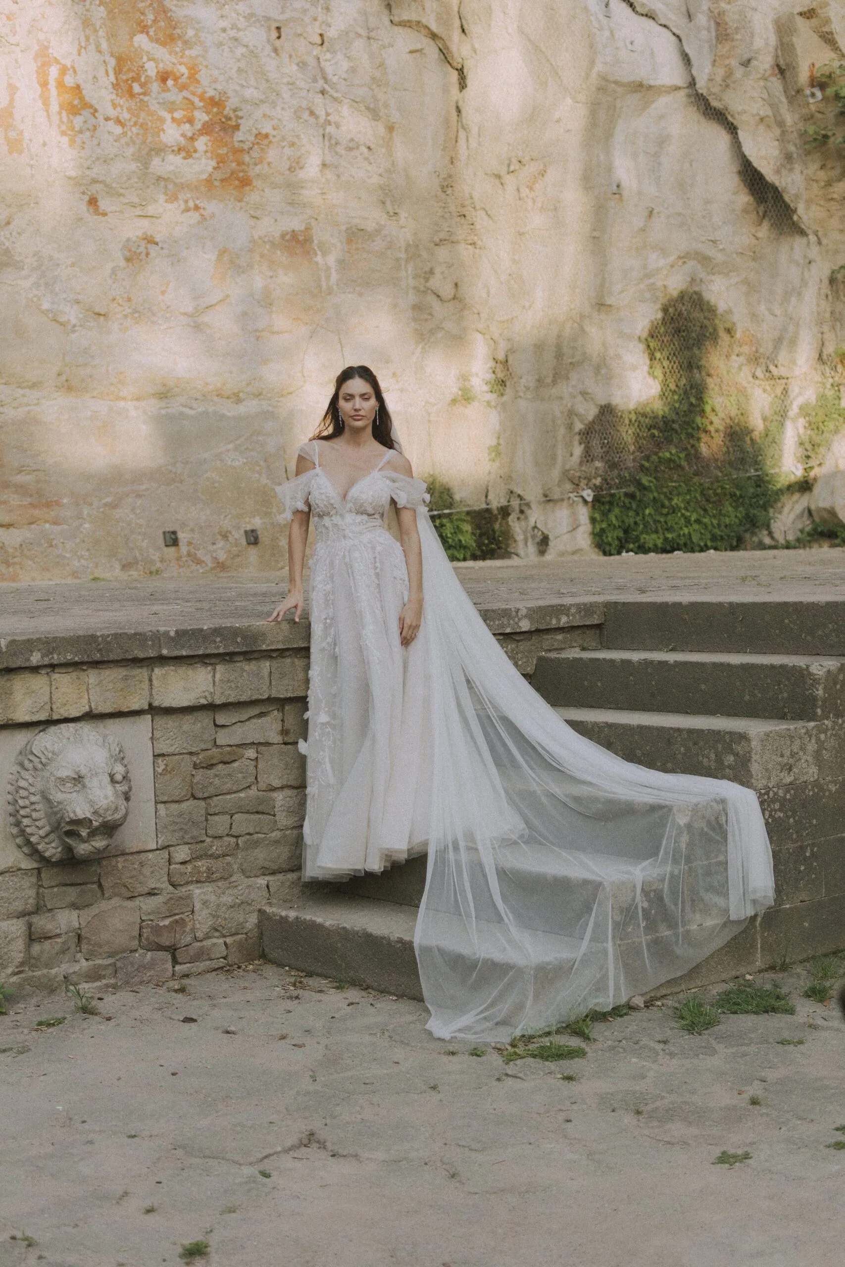Wedding photographer in Barcelona - Bridal Dress Photos