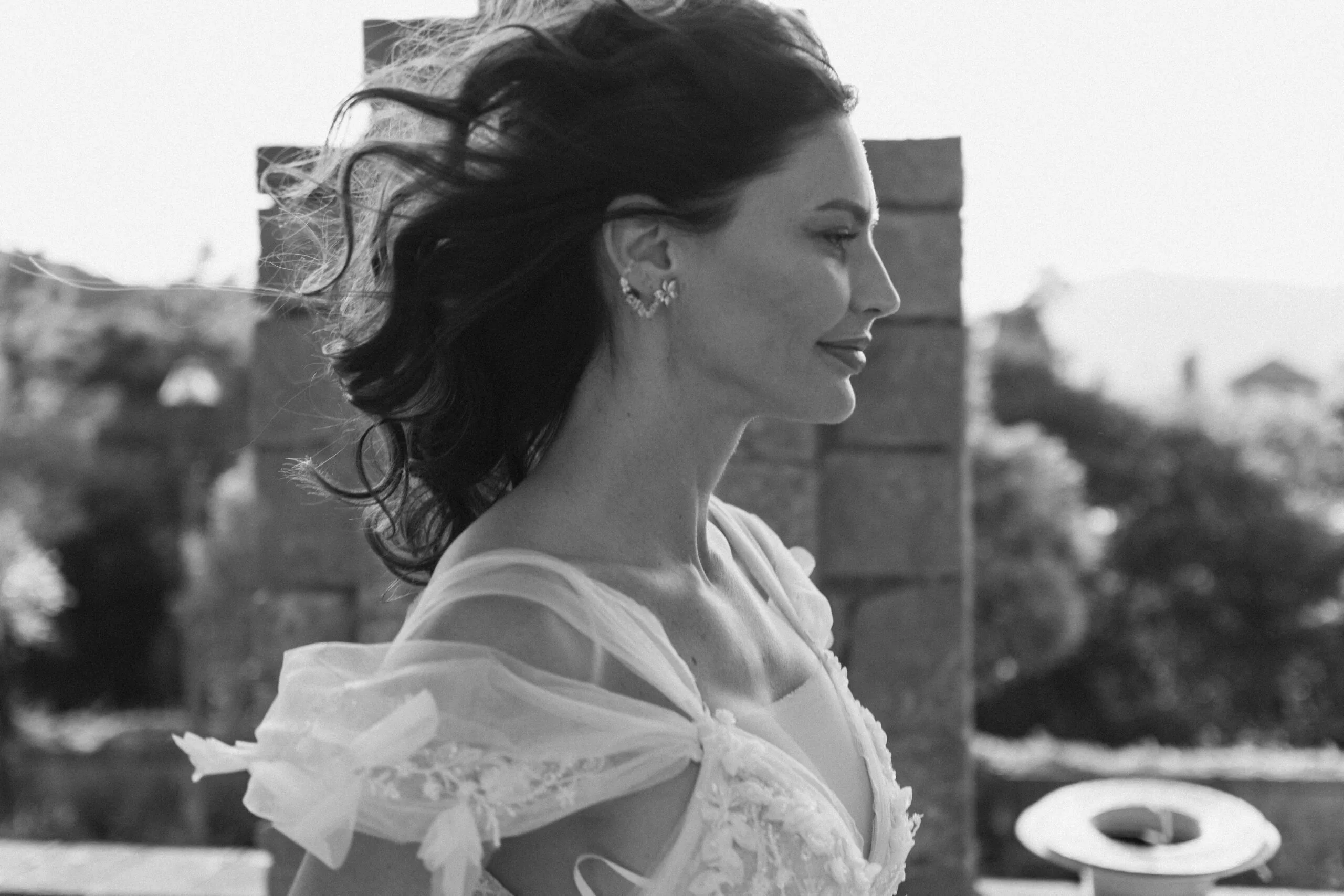 Wedding photographer in Barcelona - Bride and Groom Dancing
