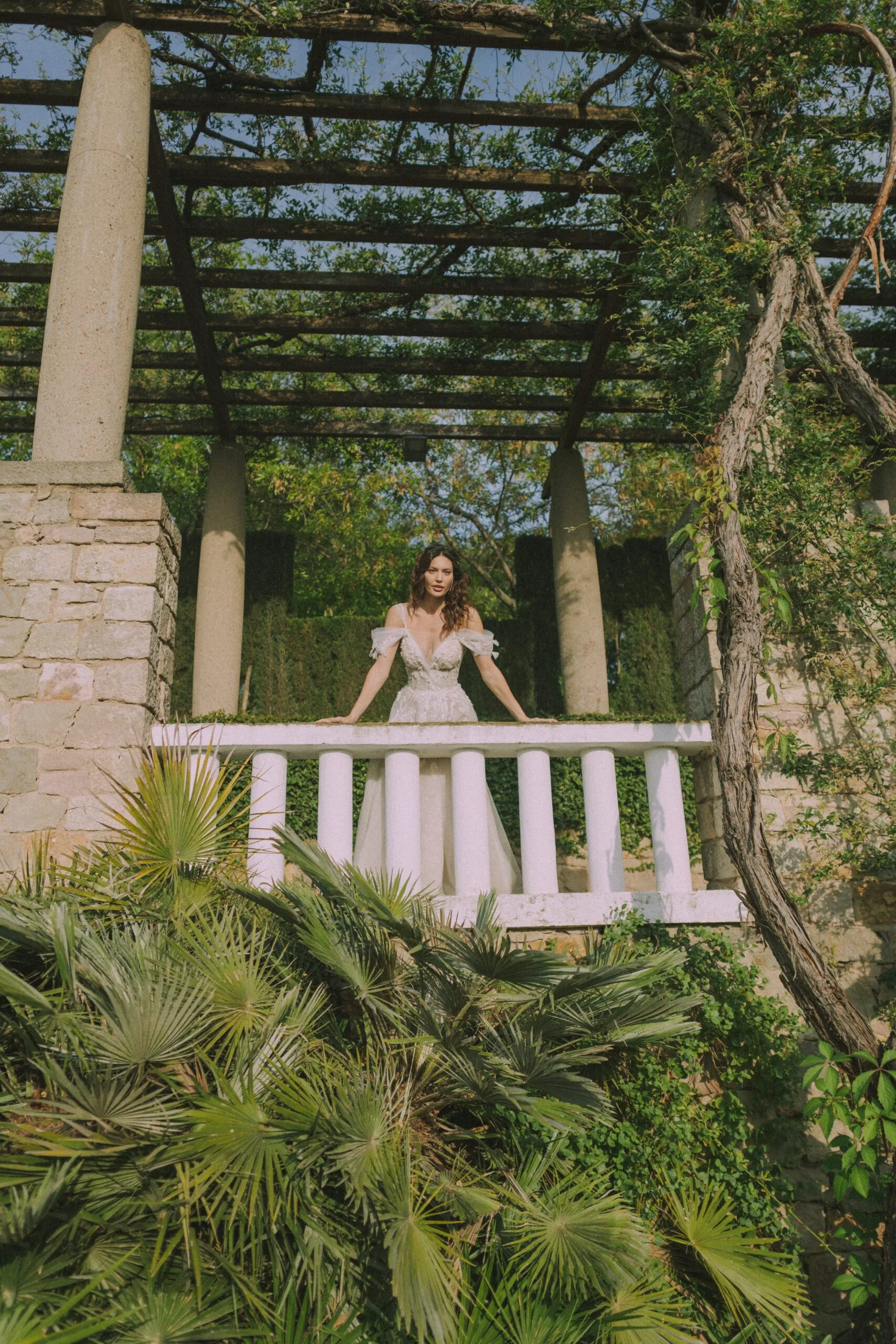 Wedding photographer in Barcelona - Wedding Bouquet with Bride