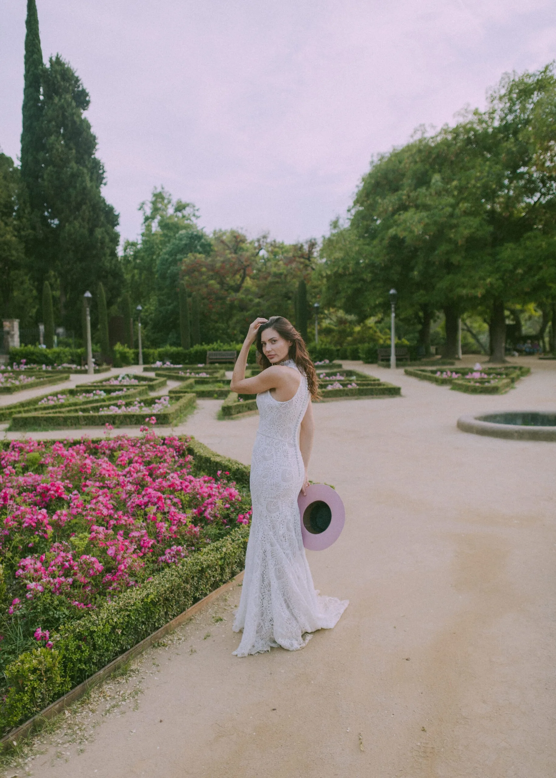 Wedding photographer in Barcelona - Wedding Bouquet with Bride Close-Up
