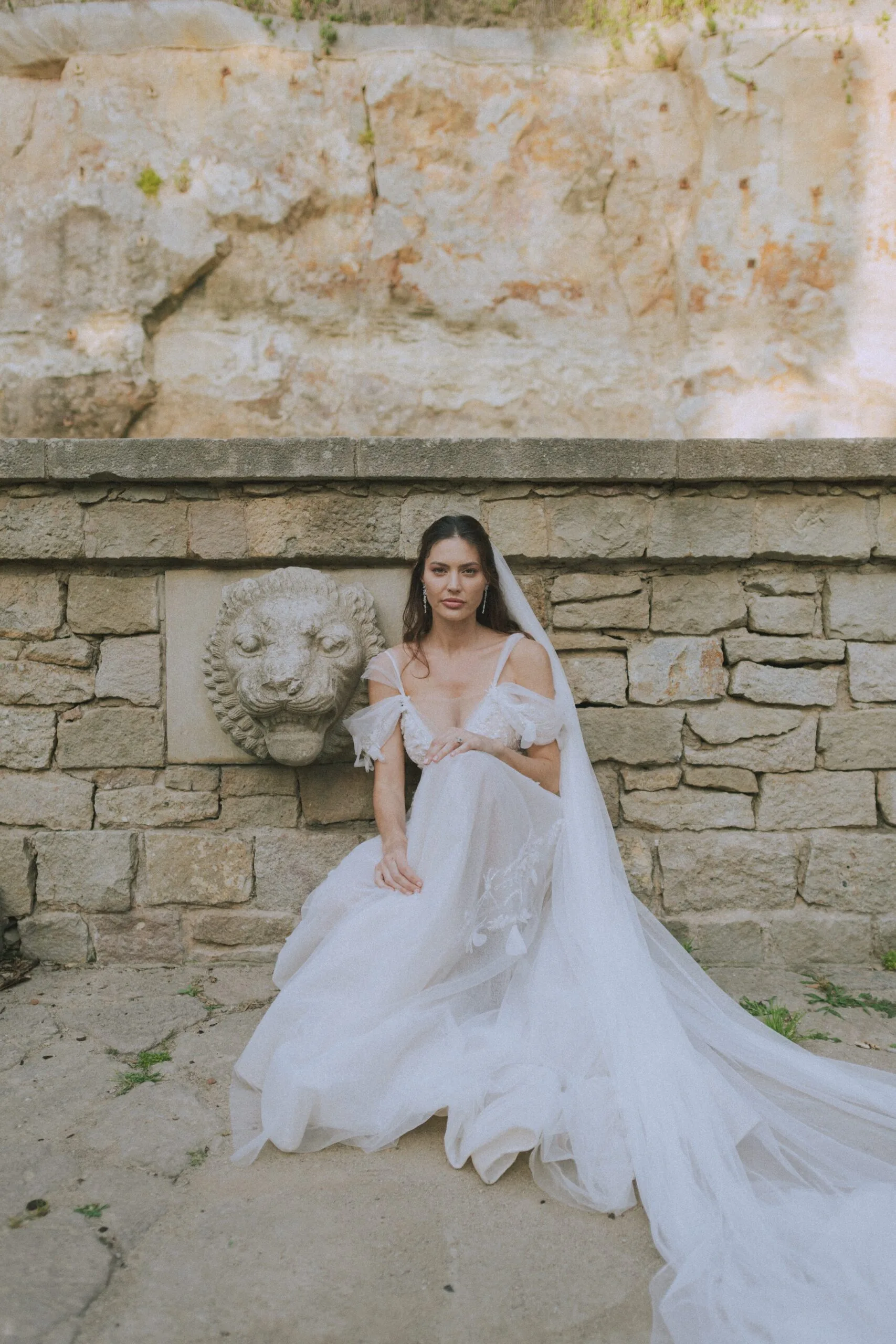 Wedding photographer in Barcelona - Wedding Cake Cutting Ceremony