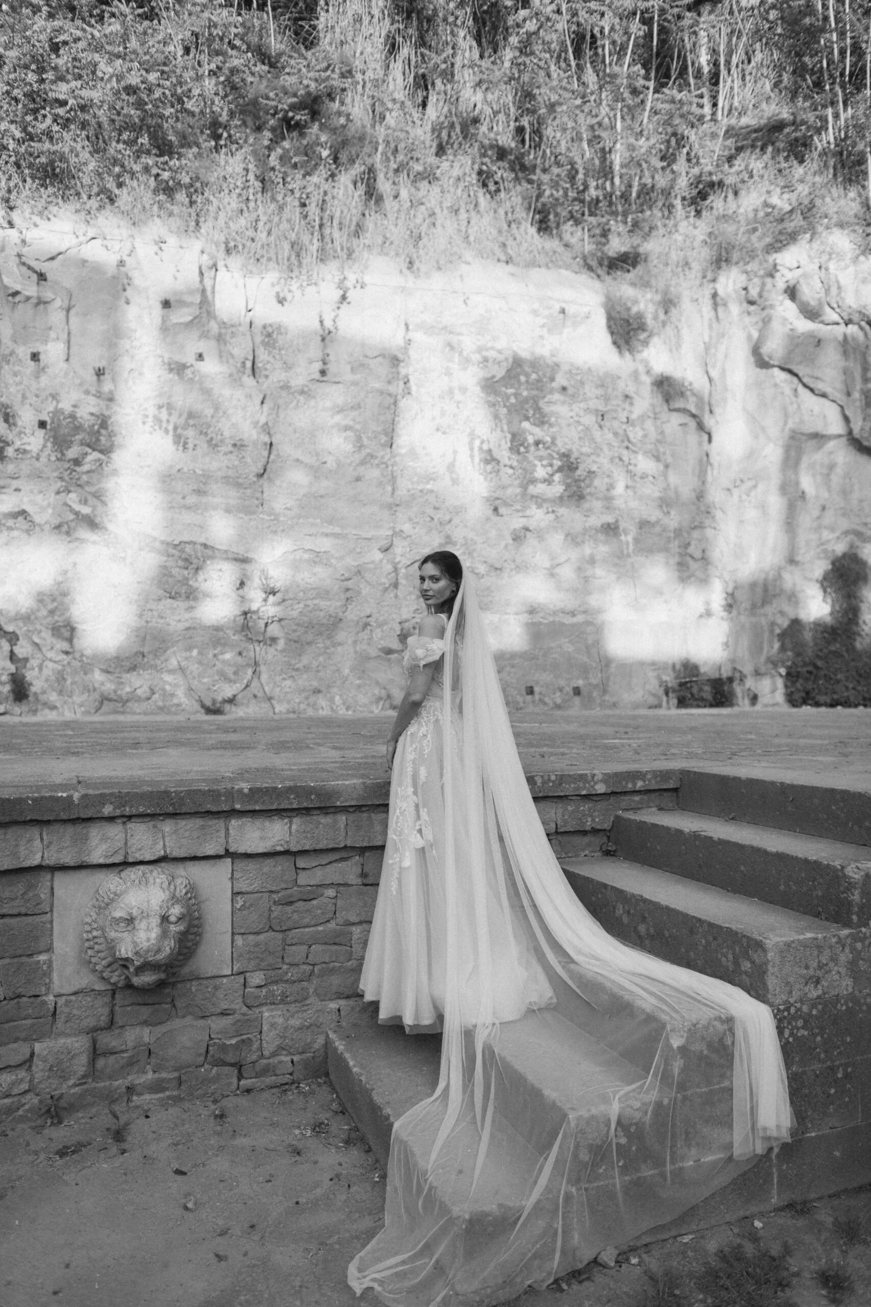 Wedding photographer in Barcelona - Wedding Ceremony Candid Moment