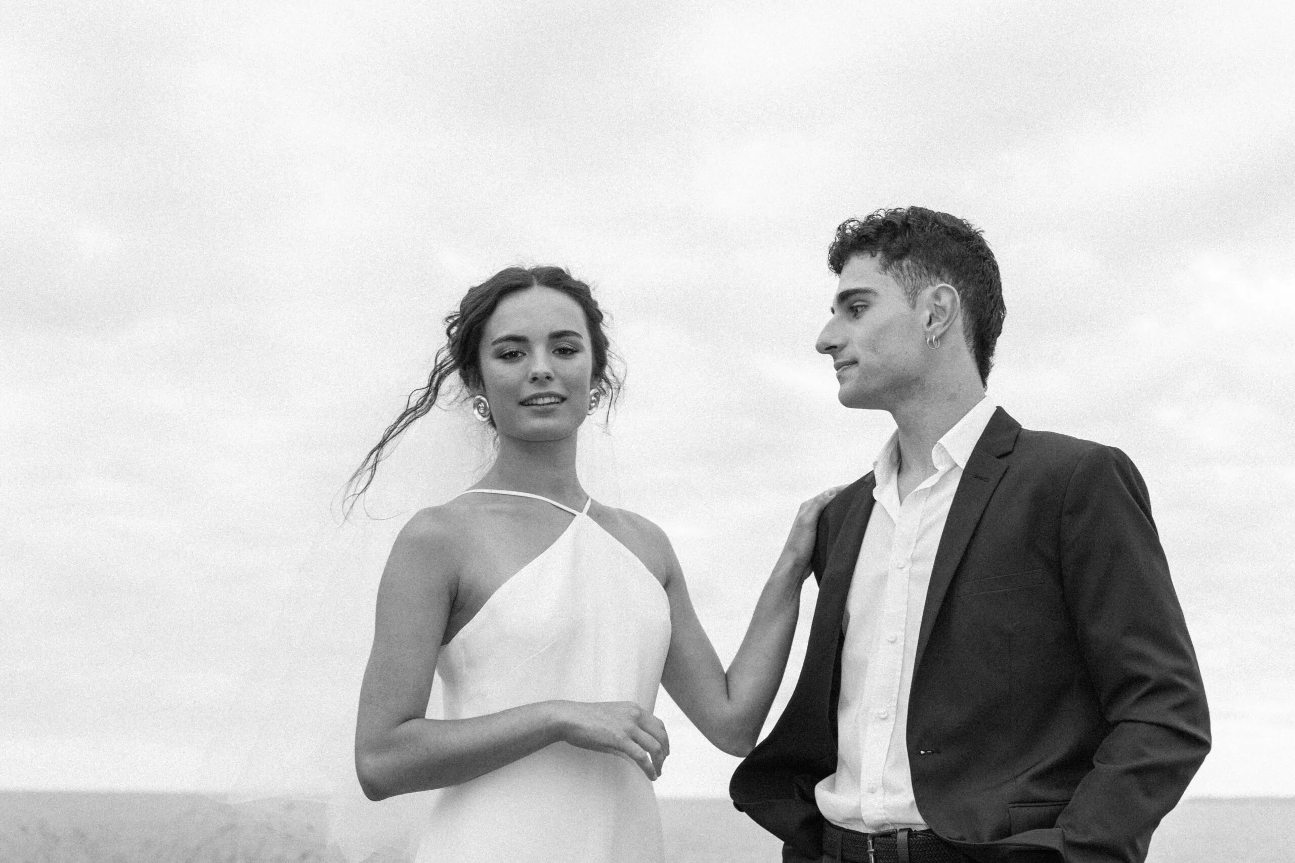 Fotografía de boda de lujo con vistas al océano en Santander