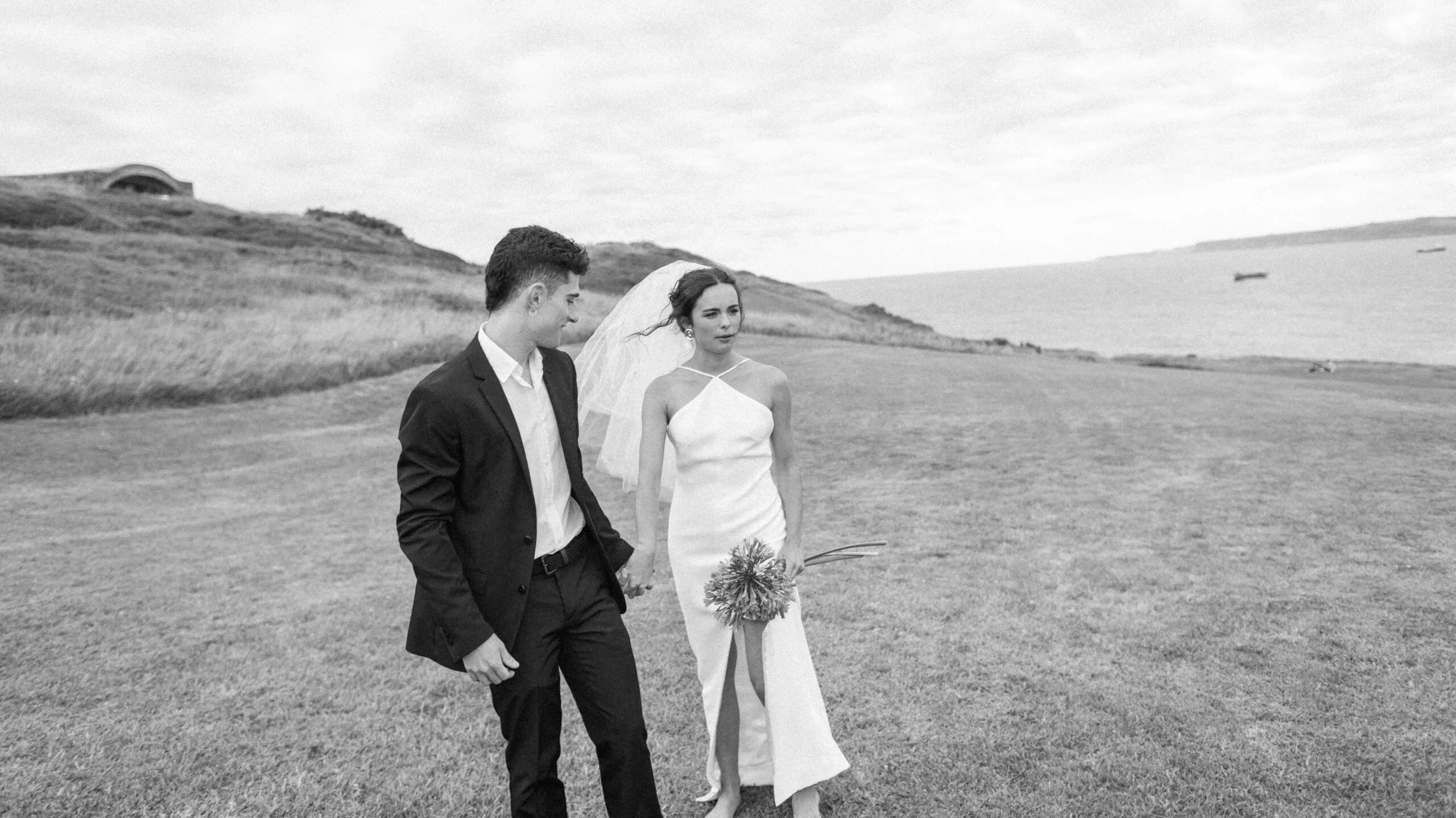 Fotografía de boda exclusiva en la playa de Cantabria