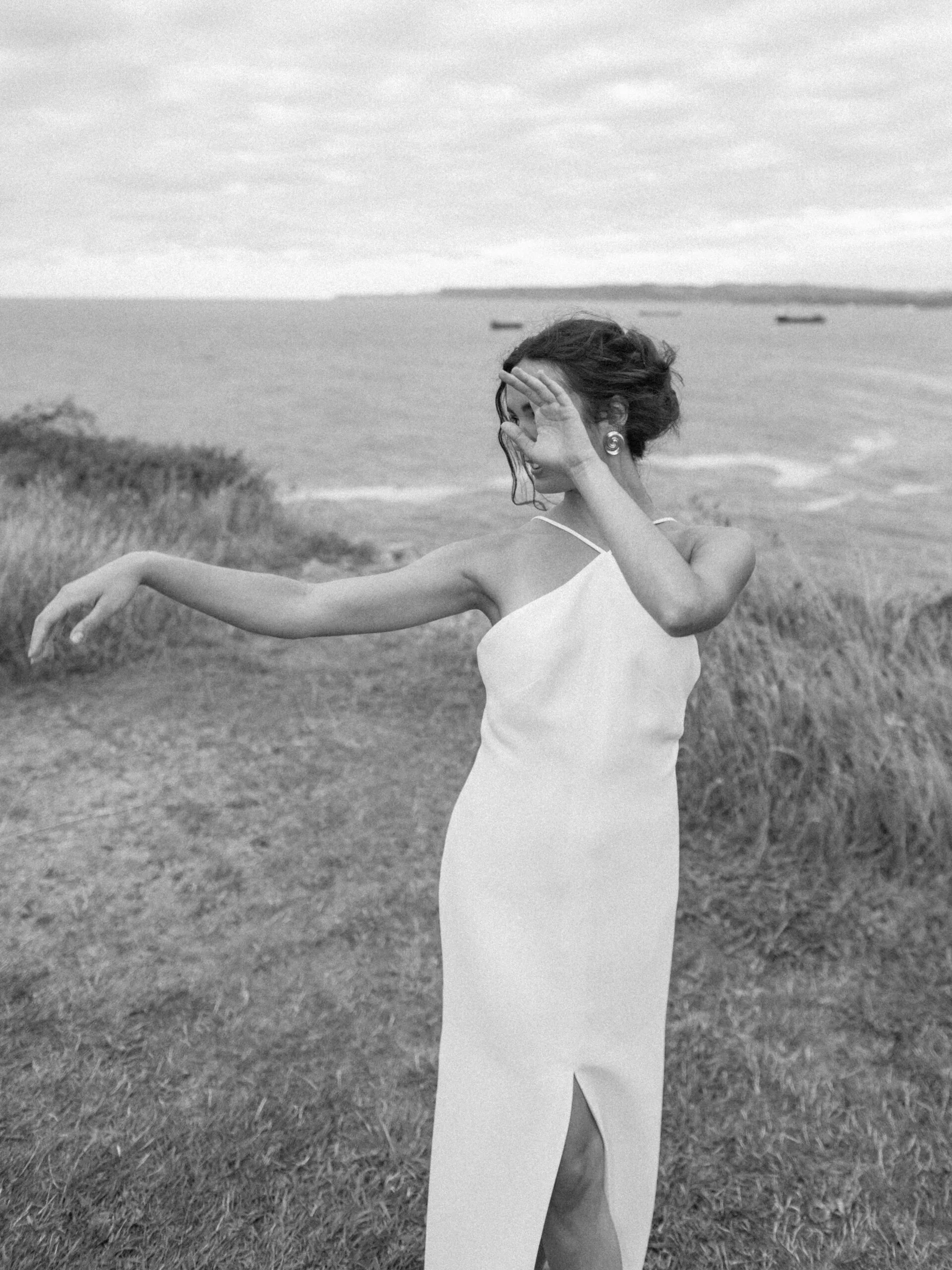 Sesión de fotos romántica en la playa con vistas a Santander
