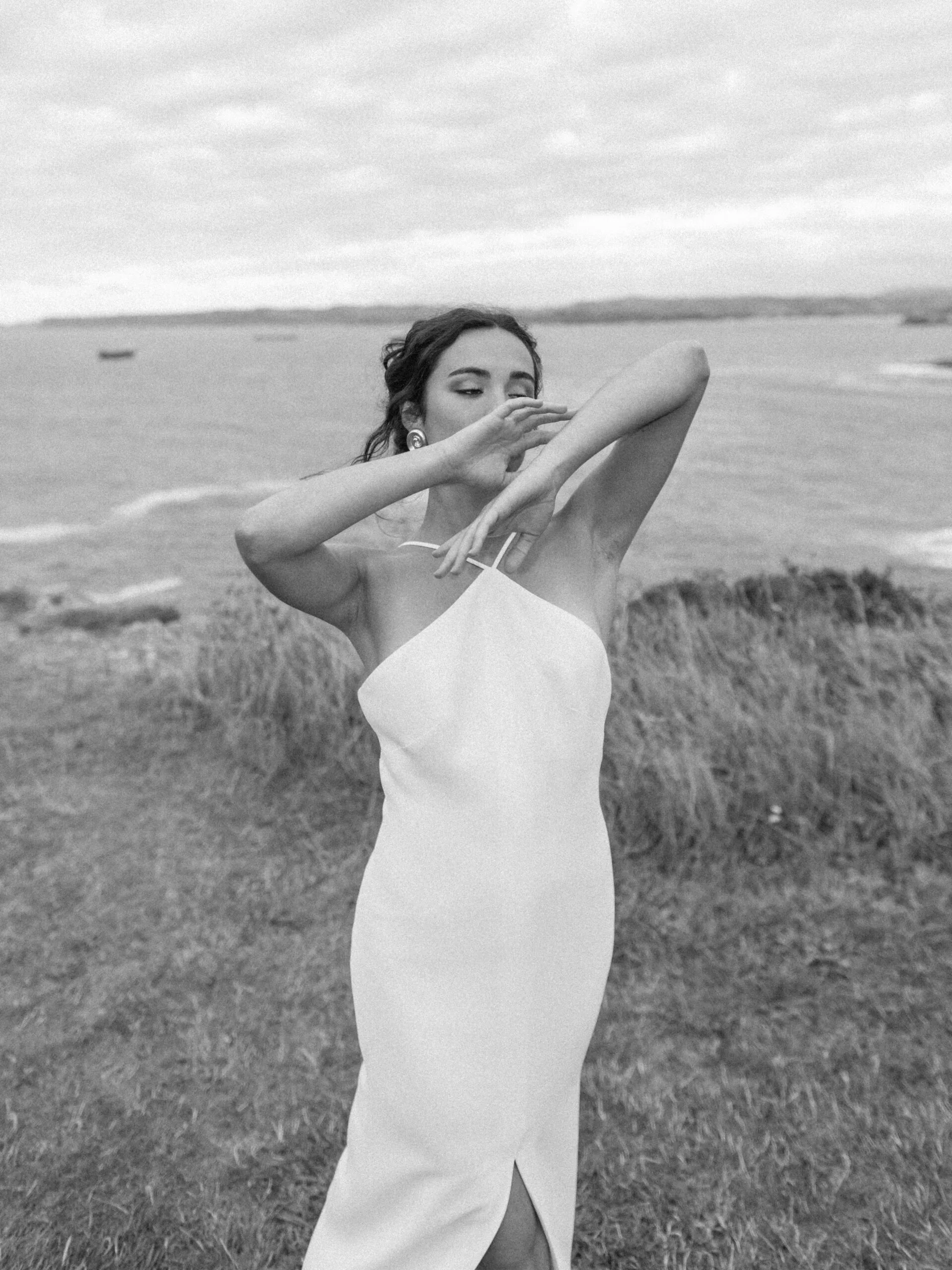 Boda elegante en la playa de Santander con detalles sofisticados