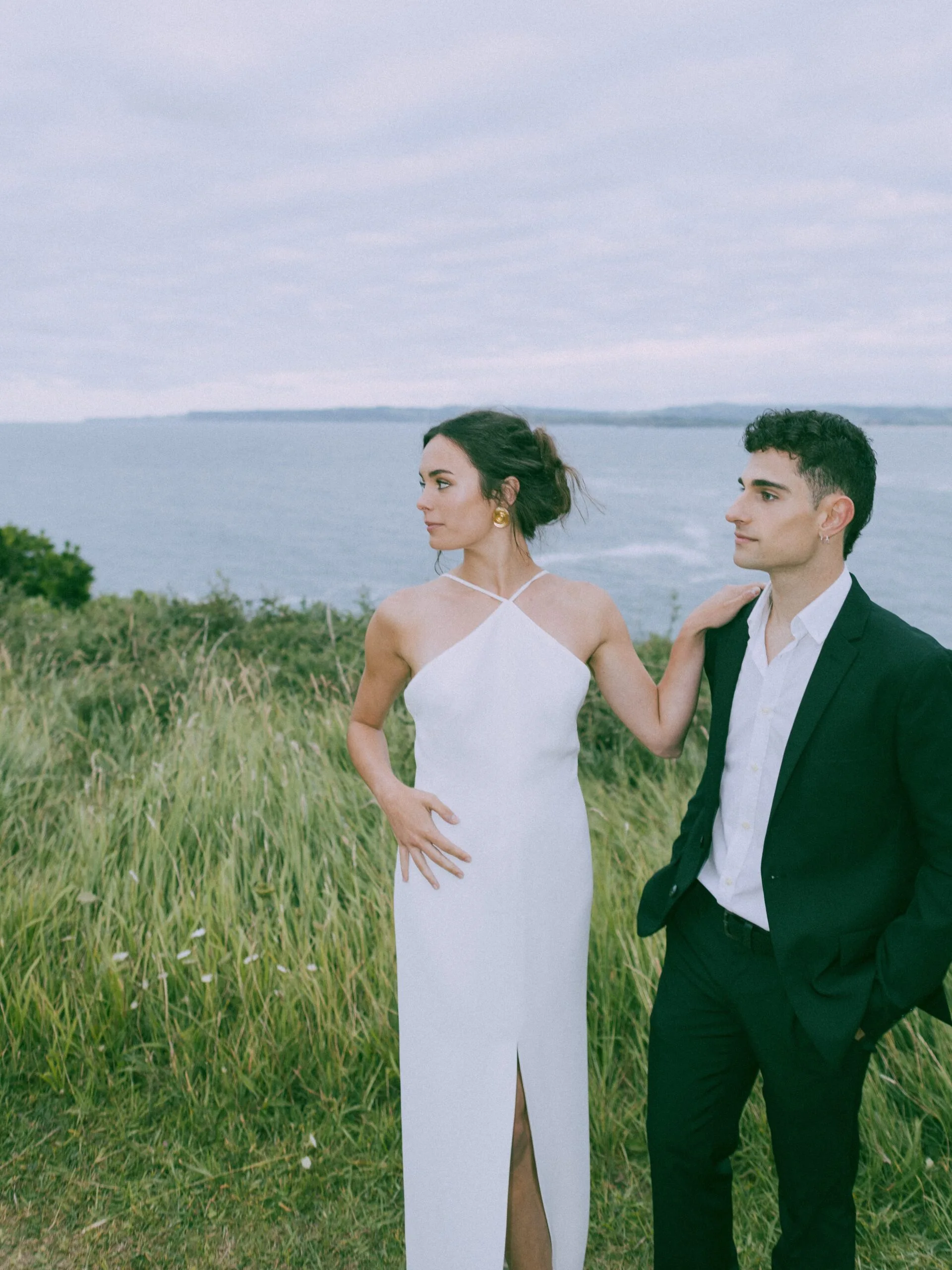 Boda sofisticada en la playa de Santander con detalles lujosos