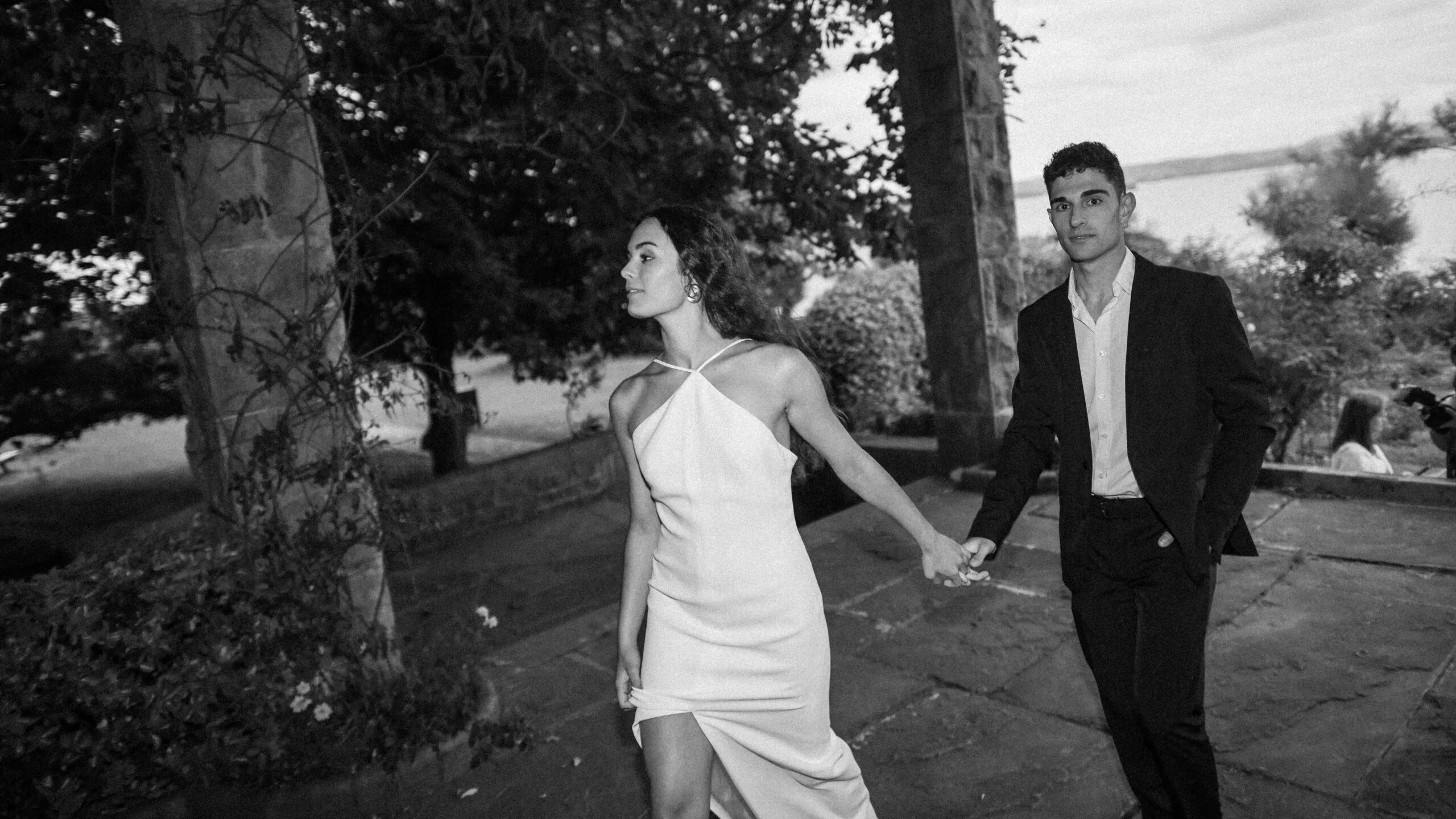 Boda sofisticada en la playa de Cantabria con decoración exclusiva