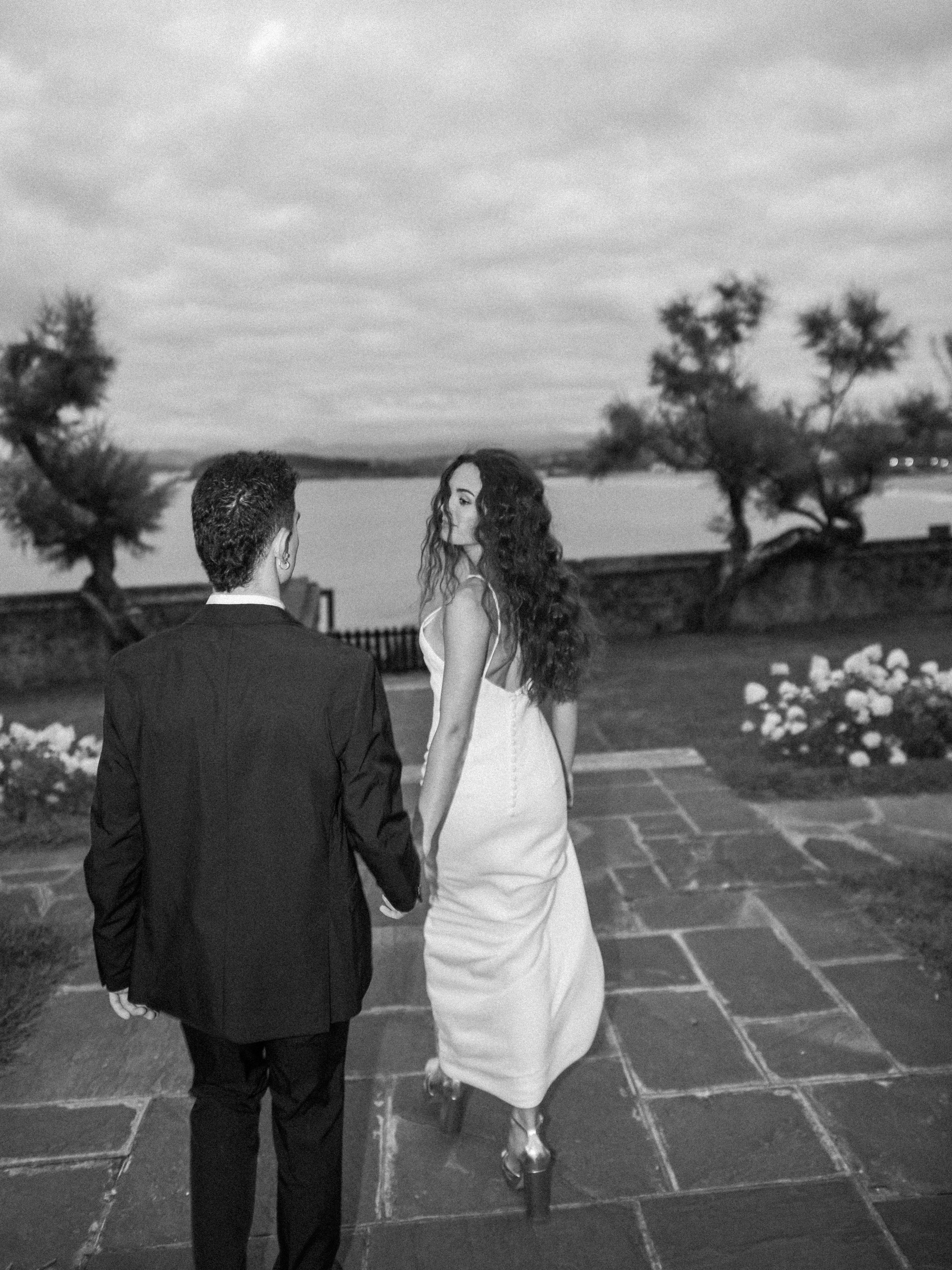 Boda elegante en la playa de Cantabria con decoración sofisticada