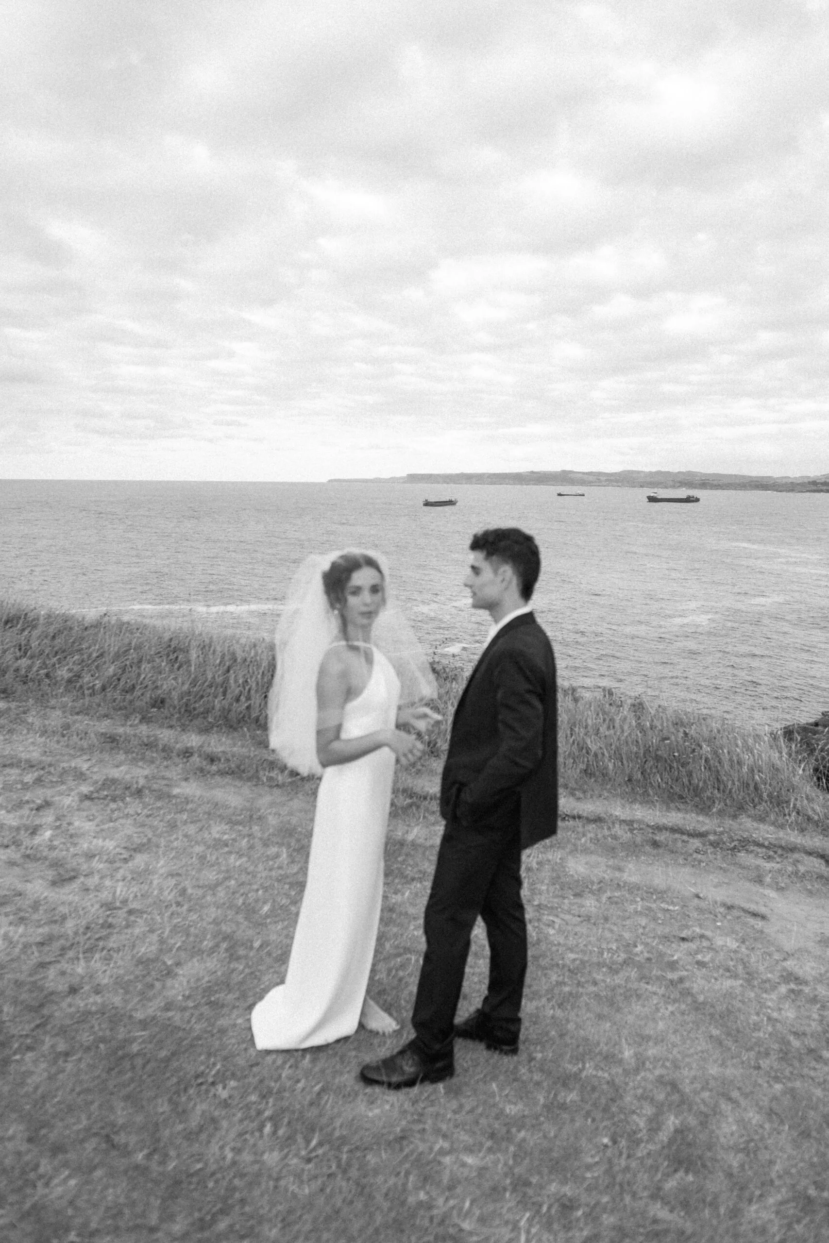 Boda elegante en la playa de Santander con decoración exclusiva y vistas espectaculares