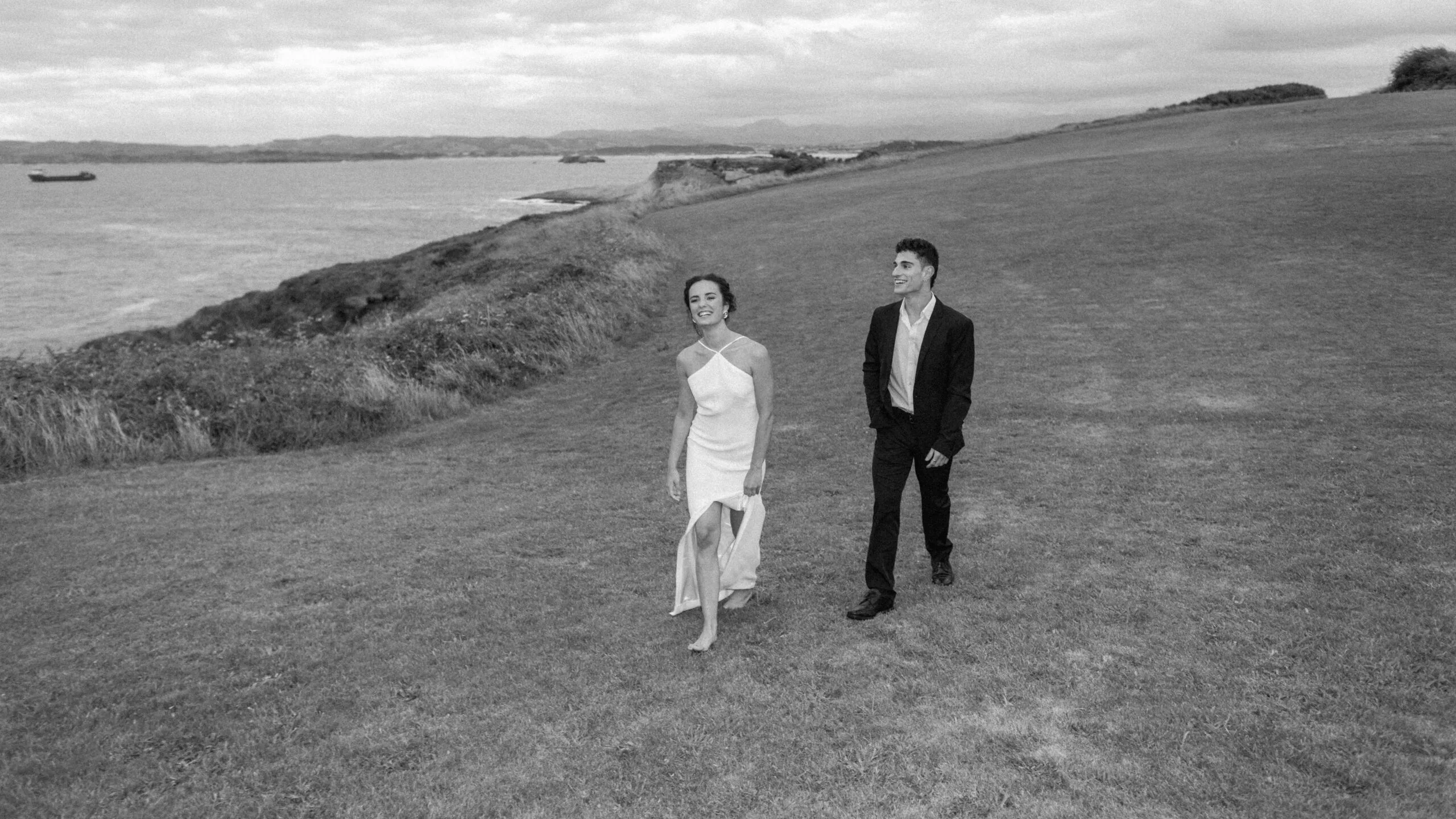 Boda lujosa con vista al mar en Santander y decoración sofisticada