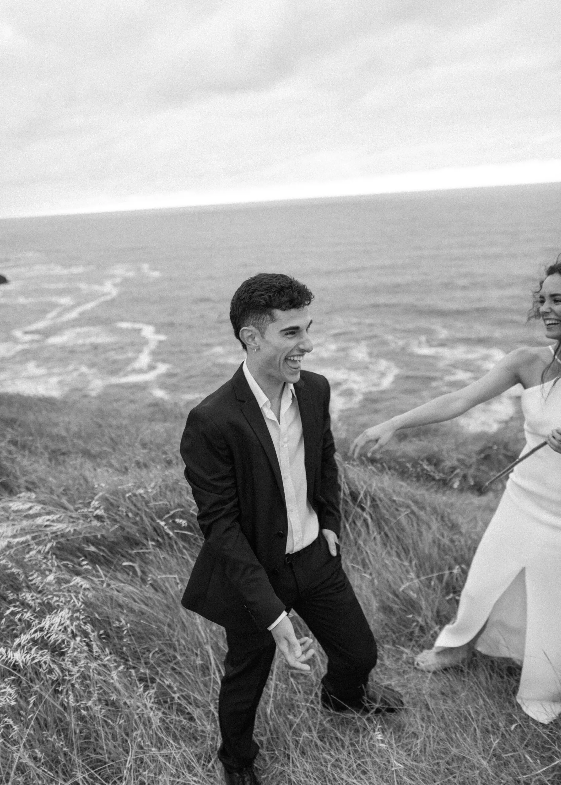 Fotografía artística de boda en la playa de Cantabria