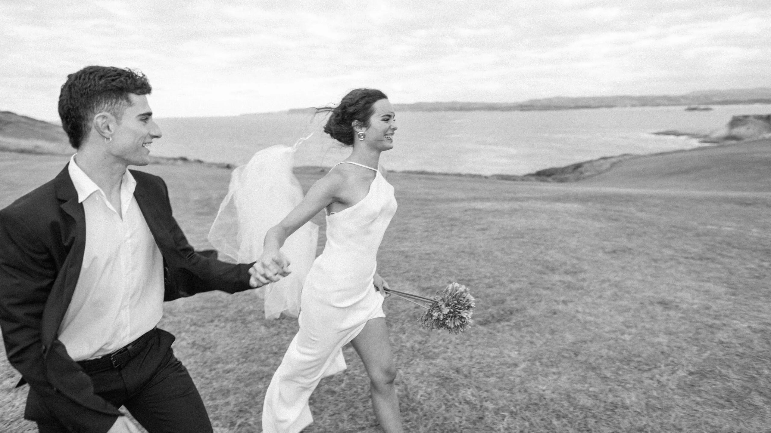 Detalles elegantes de boda en Cantabria frente al mar