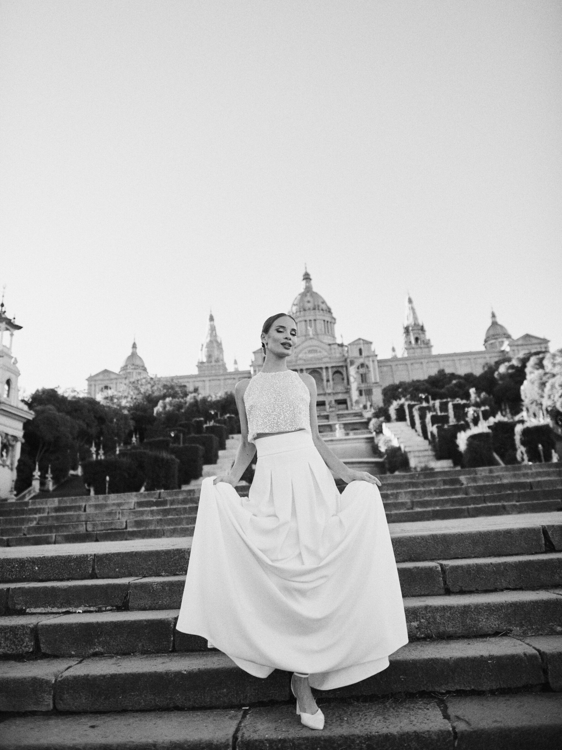 Wedding photographer Barcelona Bridal - photos with bridal dress