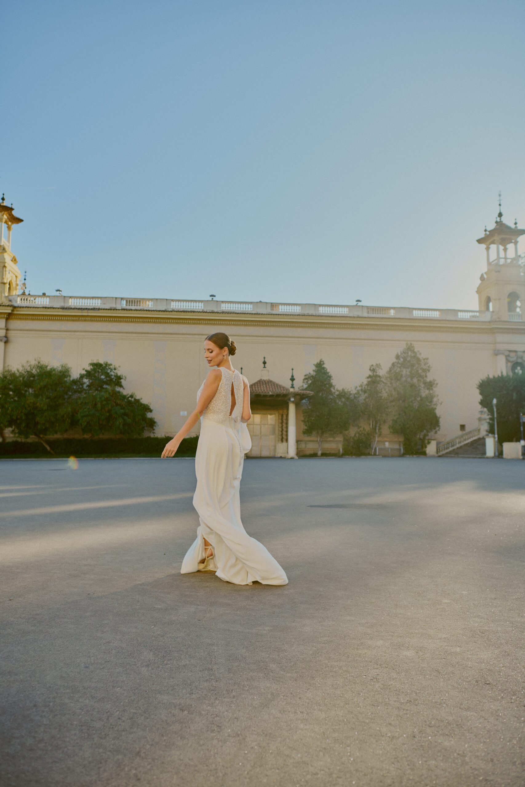 Wedding photographer Barcelona Bridal avenue