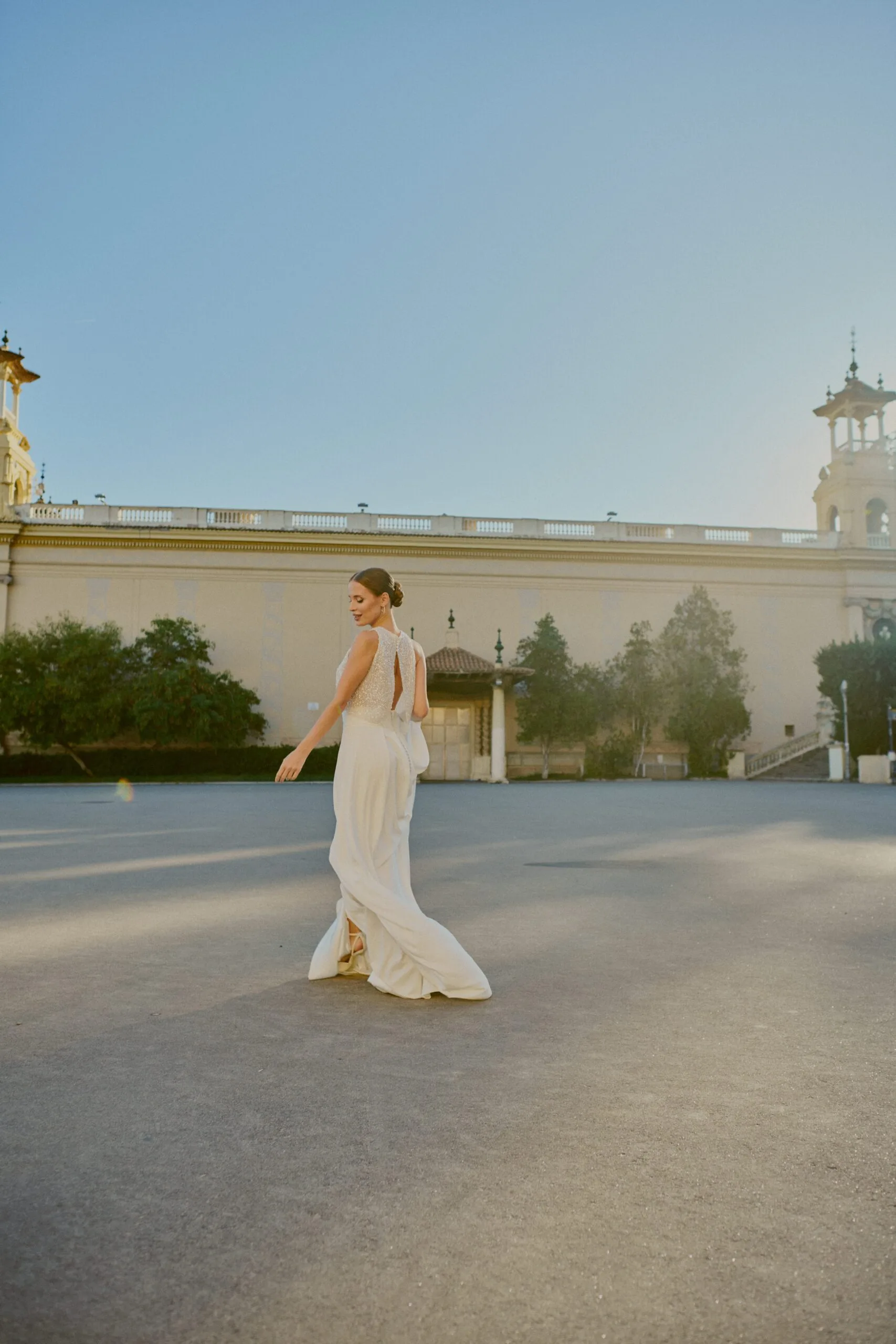 Wedding photographer Barcelona Bridal avenue