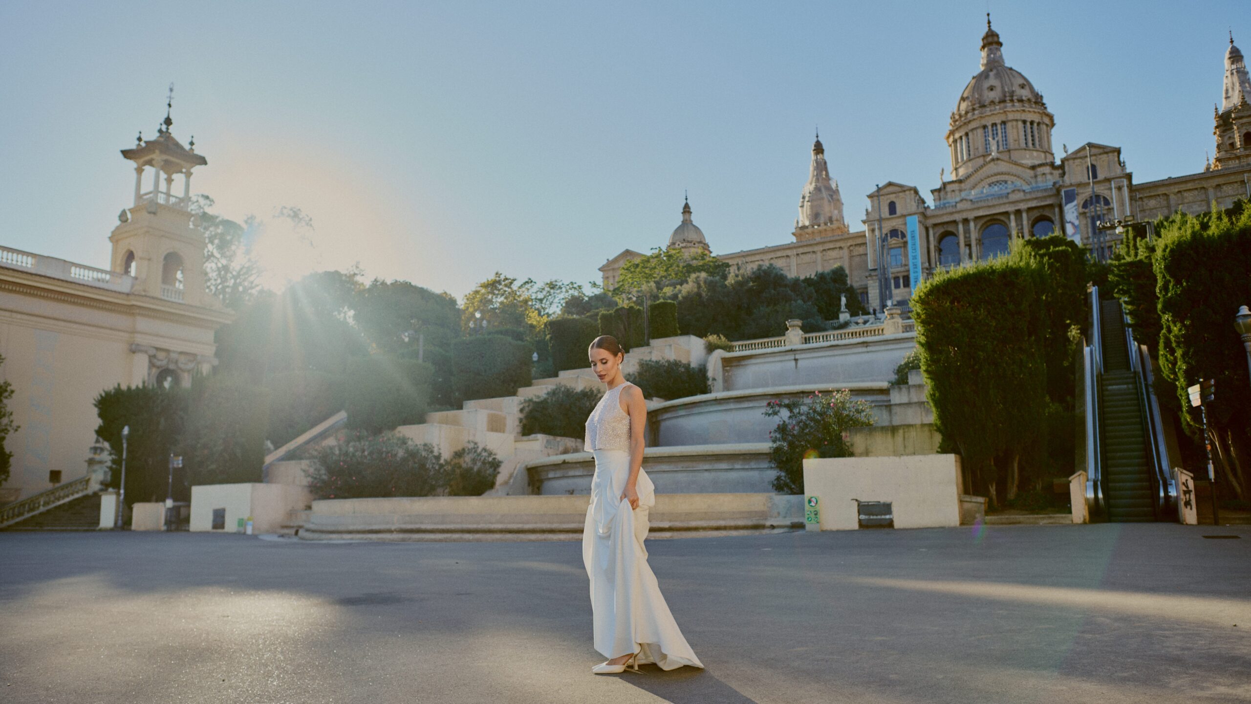 Wedding photographer Barcelona Bridal avenue