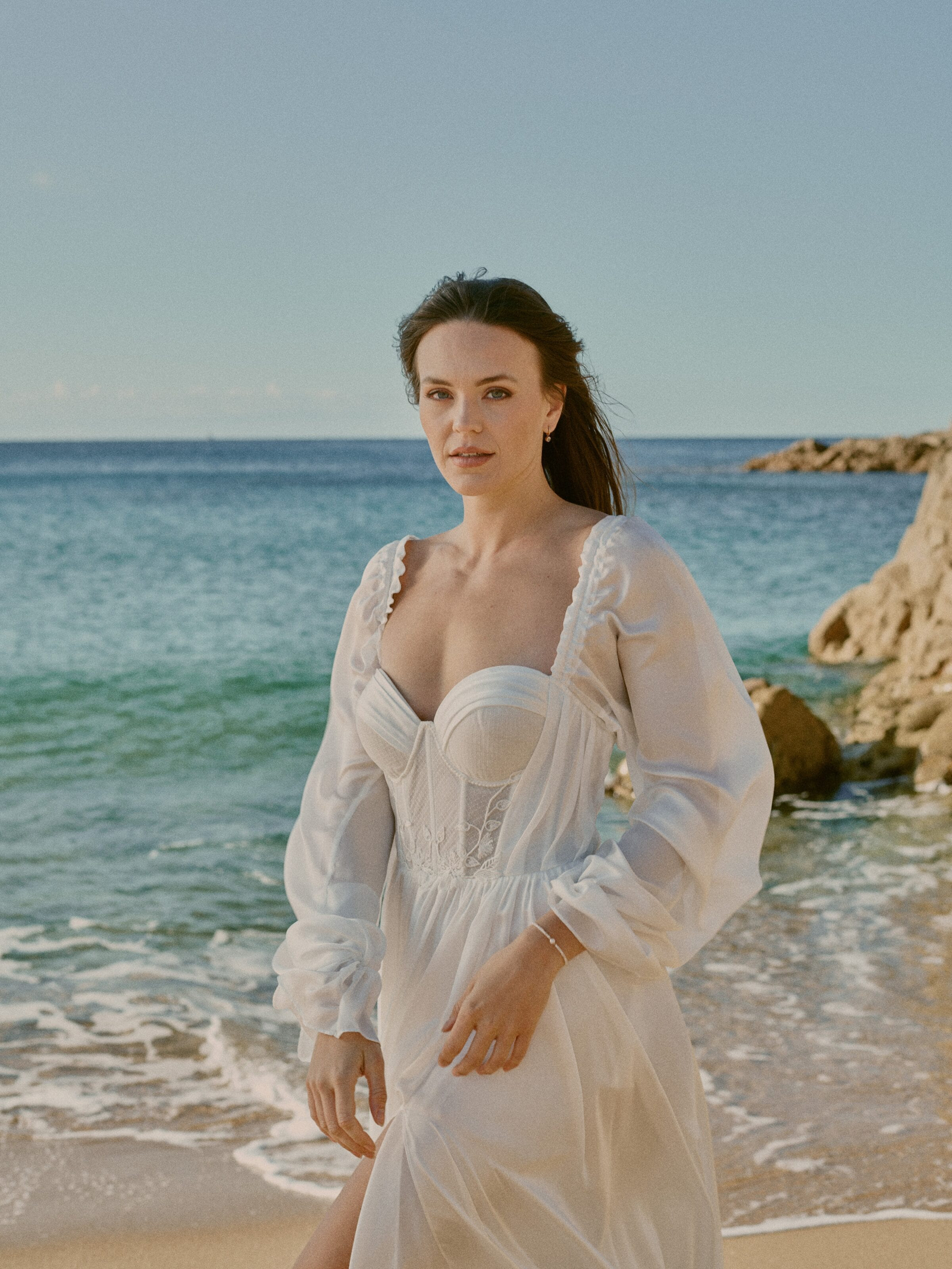 Wedding photographer Barcelona Bridal - photos with bridal dress