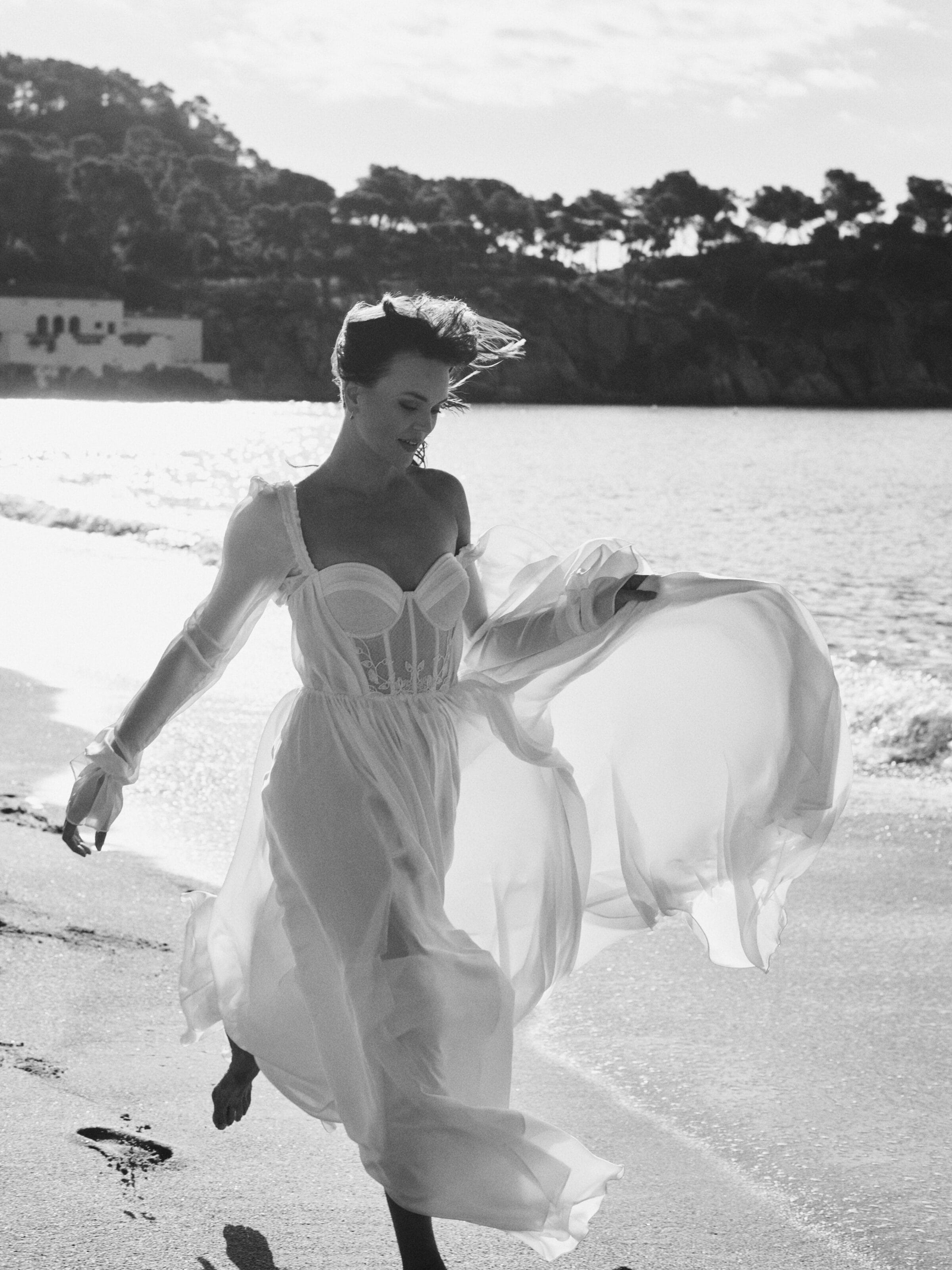 Wedding photographer Barcelona Bridal - photos with bridal dress