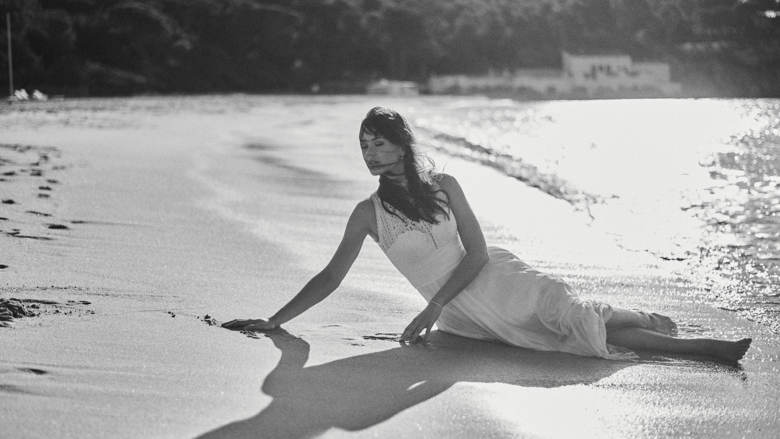 Wedding photographer Barcelona Bridal - photos with bridal dress