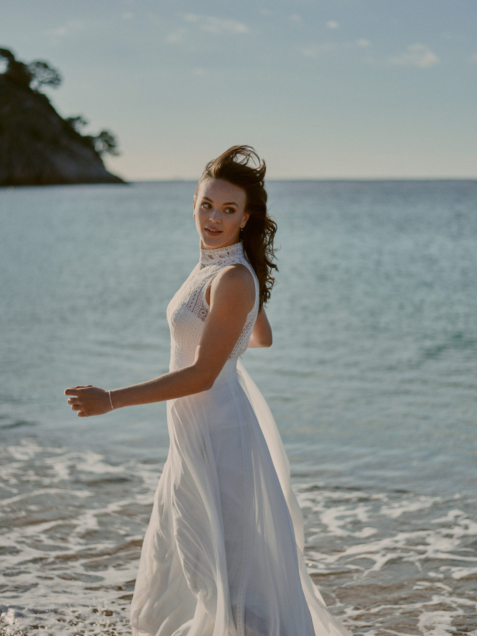 Wedding photographer Barcelona Bridal - photos with bridal dress