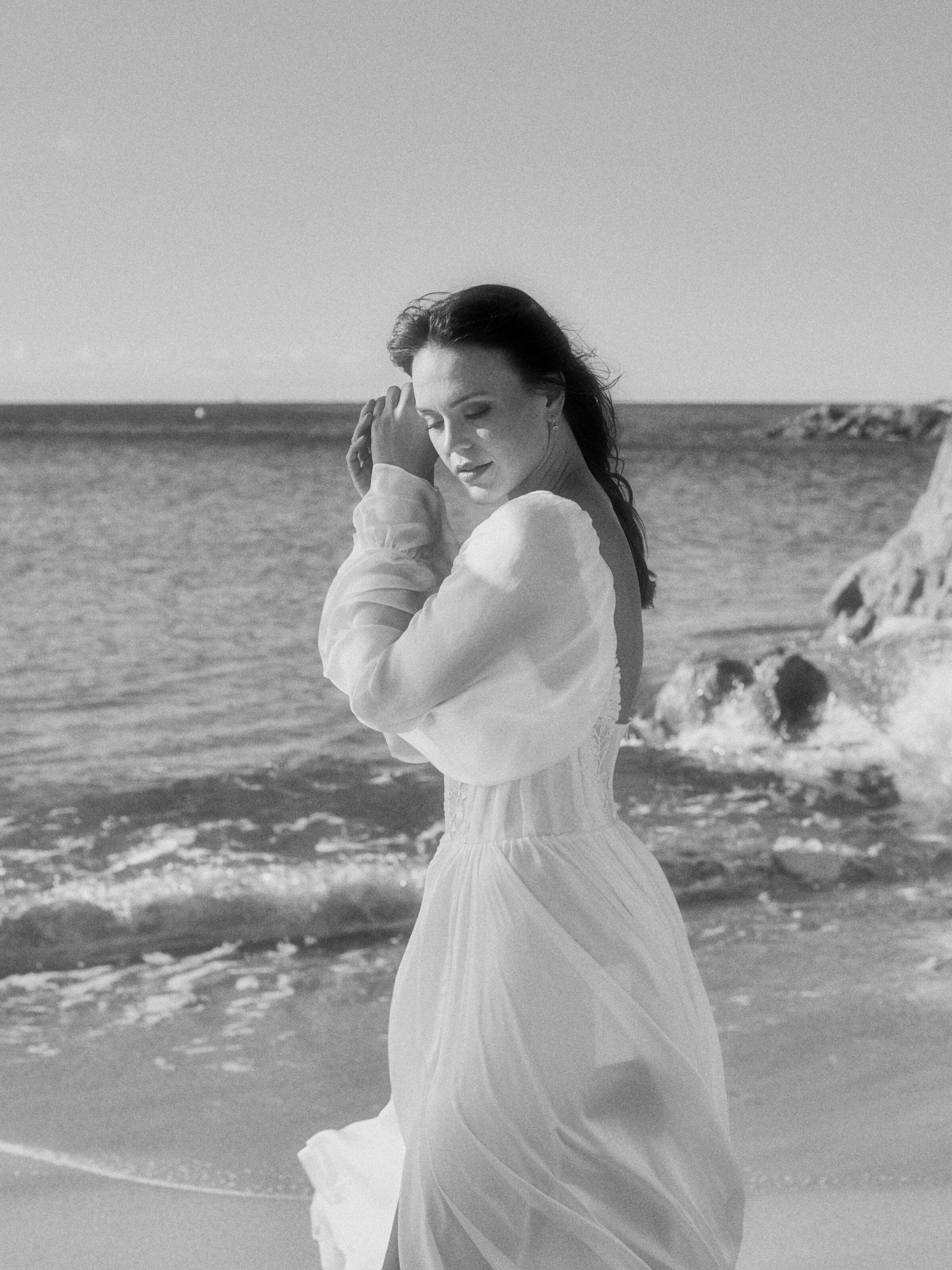 Wedding photographer Barcelona Bridal - photos with bridal dress