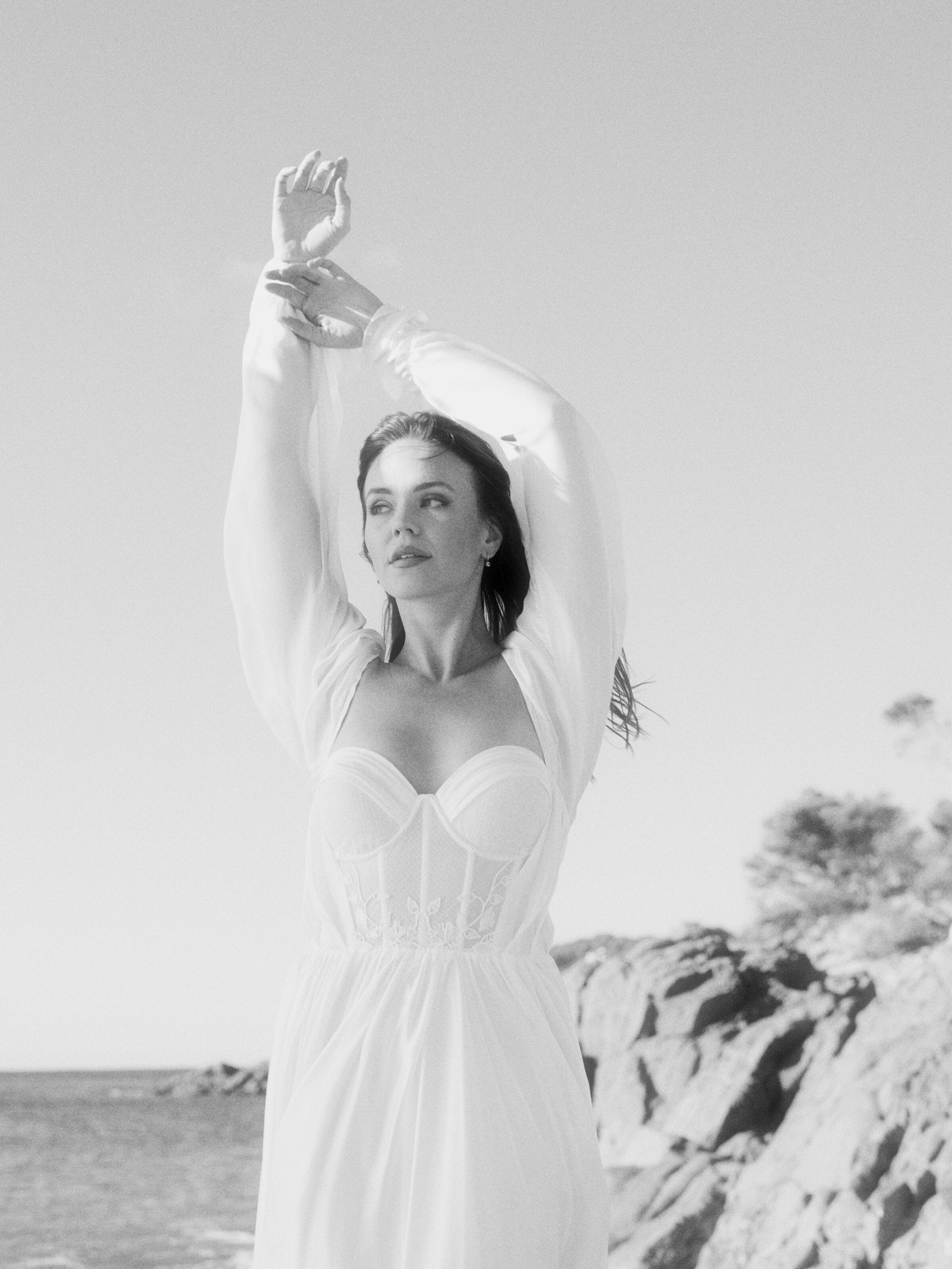 Wedding photographer Barcelona Bridal - photos with bridal dress